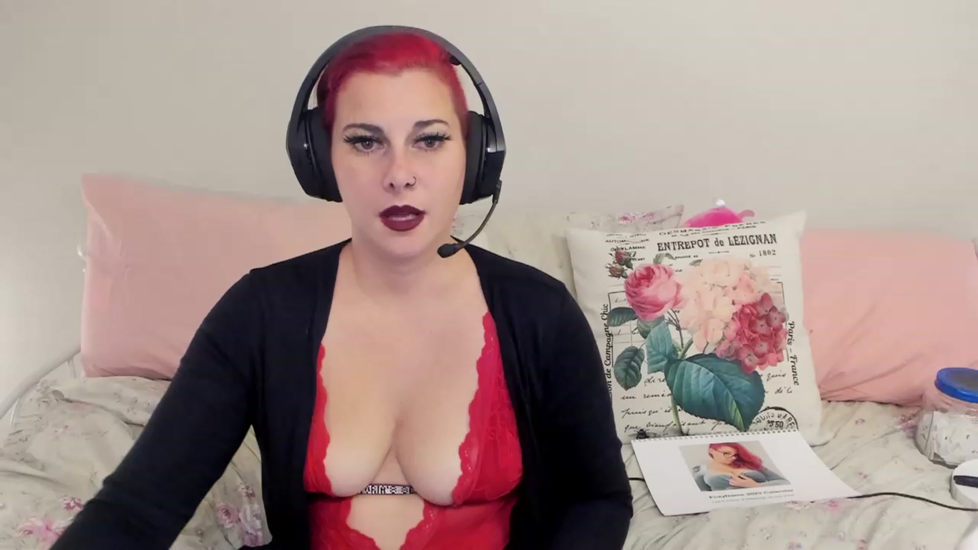 Gallery image thumbnail from FoxyDame's myfreecams stream on, 12/13/2022, 05:19 image 11 of 20
