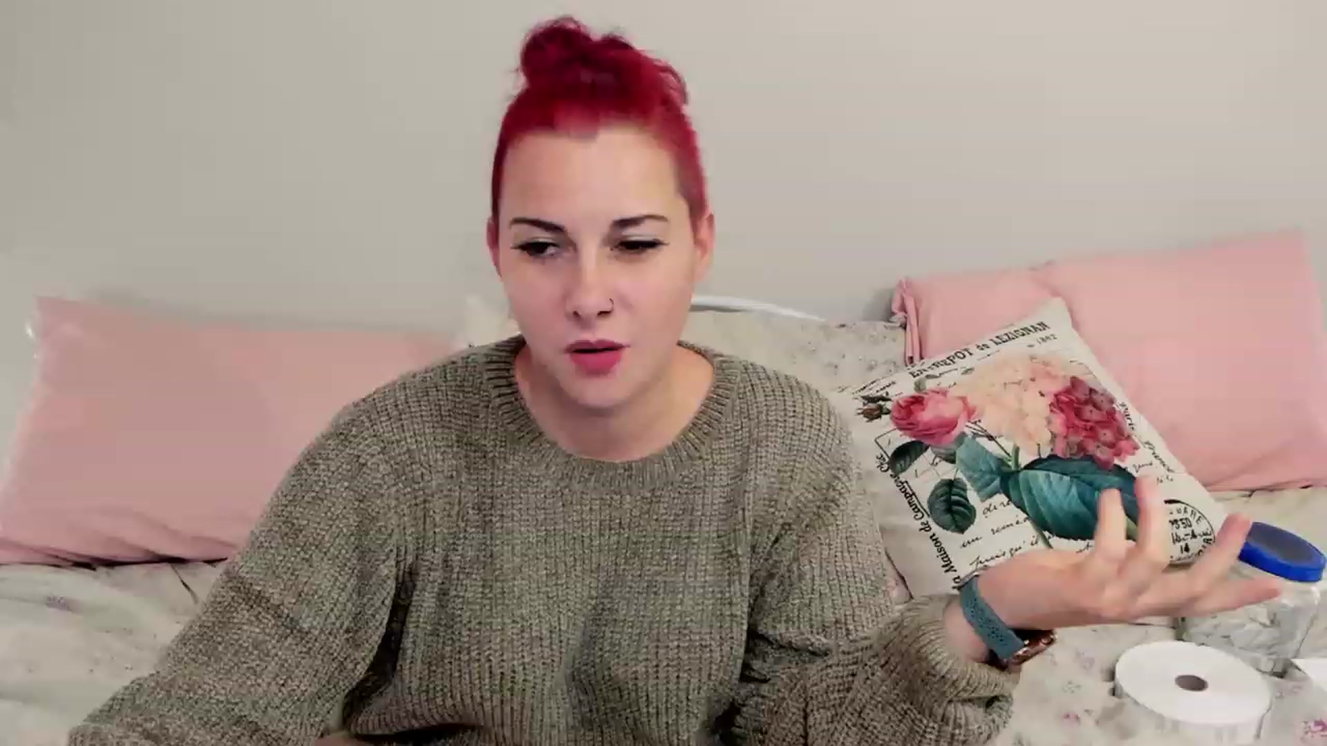 Gallery image thumbnail from FoxyDame's myfreecams stream on, 12/15/2022, 06:43 image 3 of 20