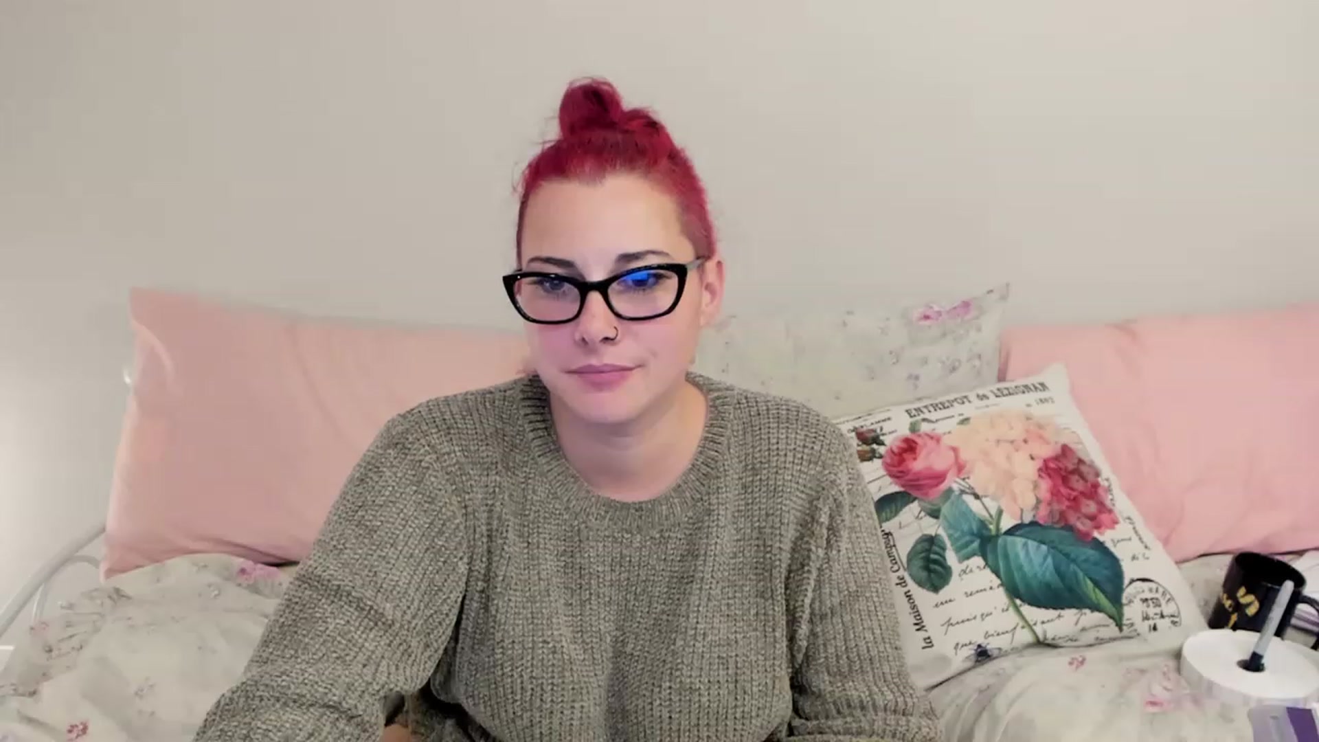 Gallery image thumbnail from FoxyDame's myfreecams stream on, 12/15/2022, 08:00 image 10 of 20