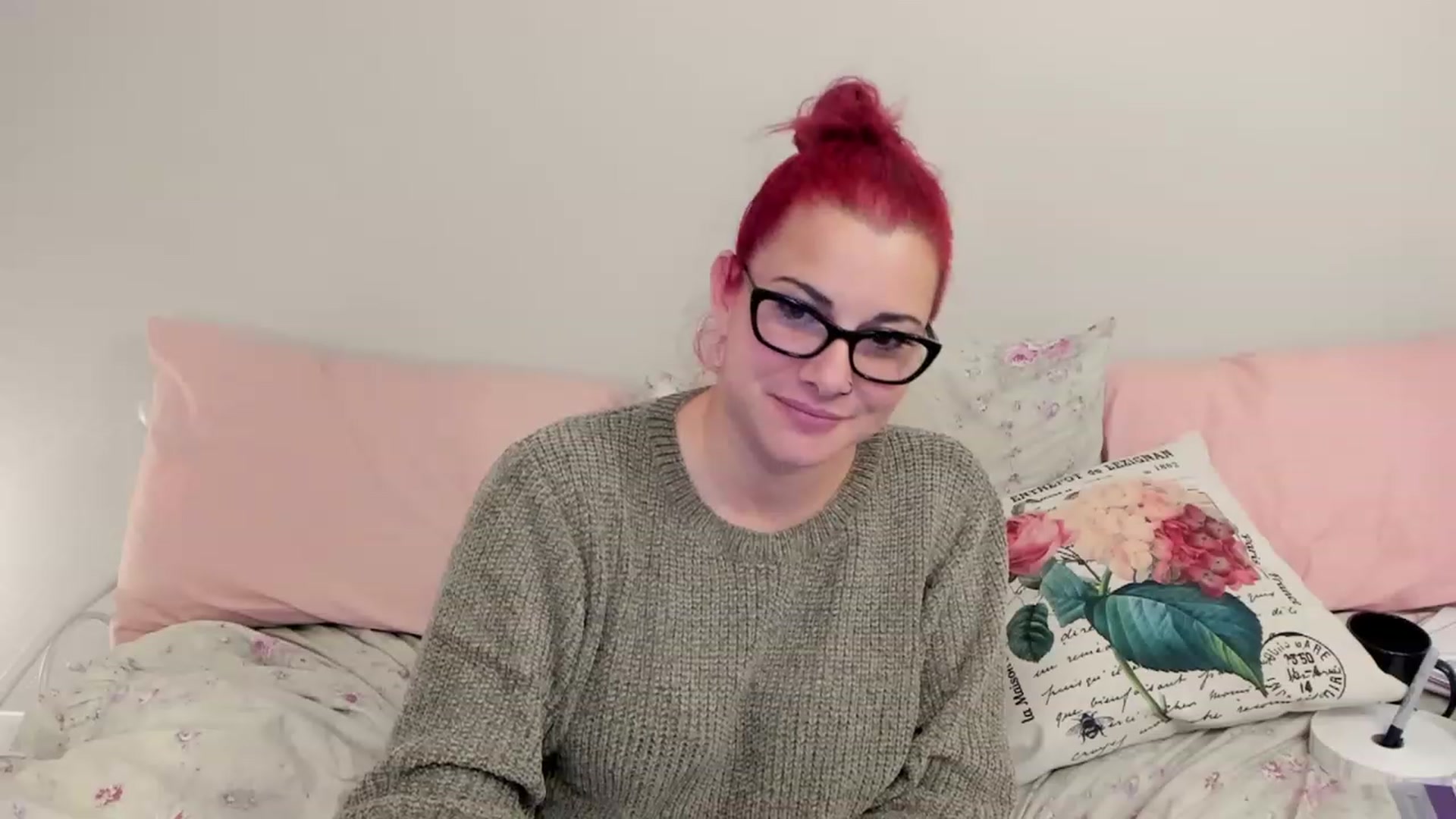 Gallery image thumbnail from FoxyDame's myfreecams stream on, 12/15/2022, 08:00 image 20 of 20