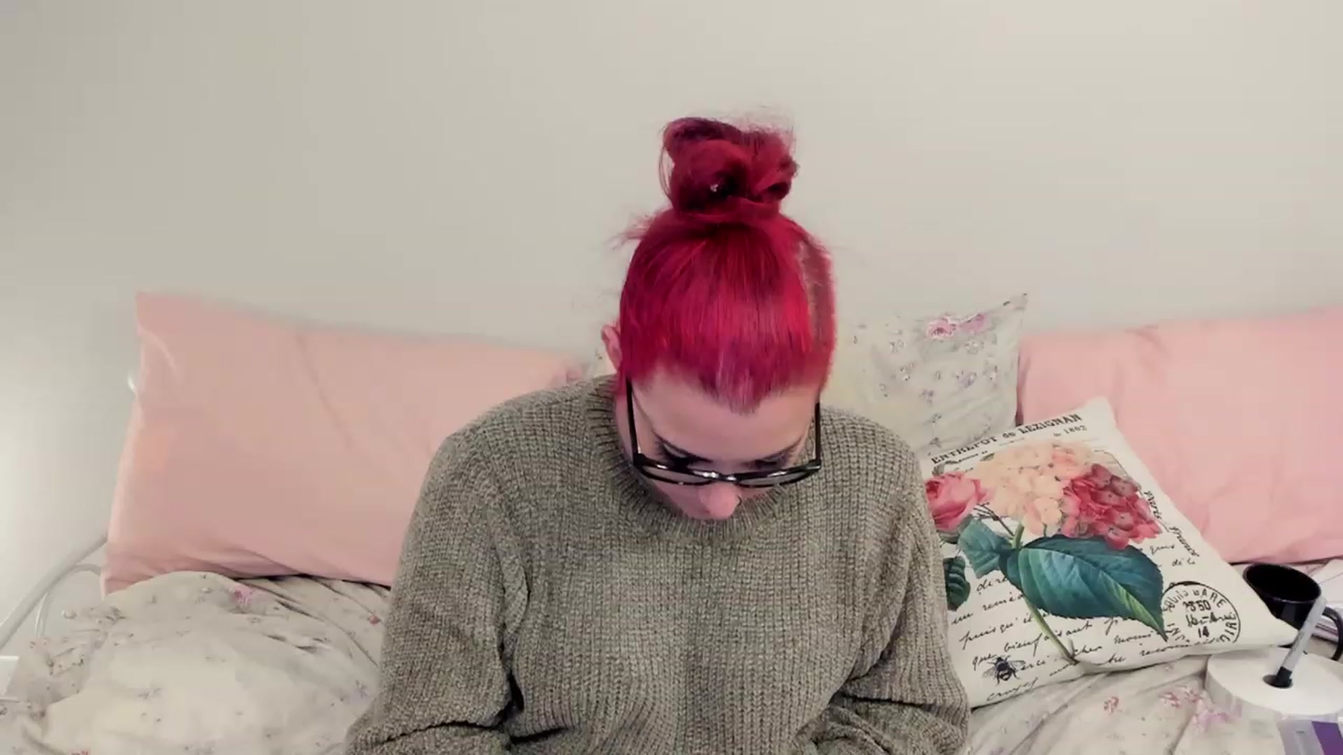 Gallery image thumbnail from FoxyDame's myfreecams stream on, 12/15/2022, 08:00 image 15 of 20