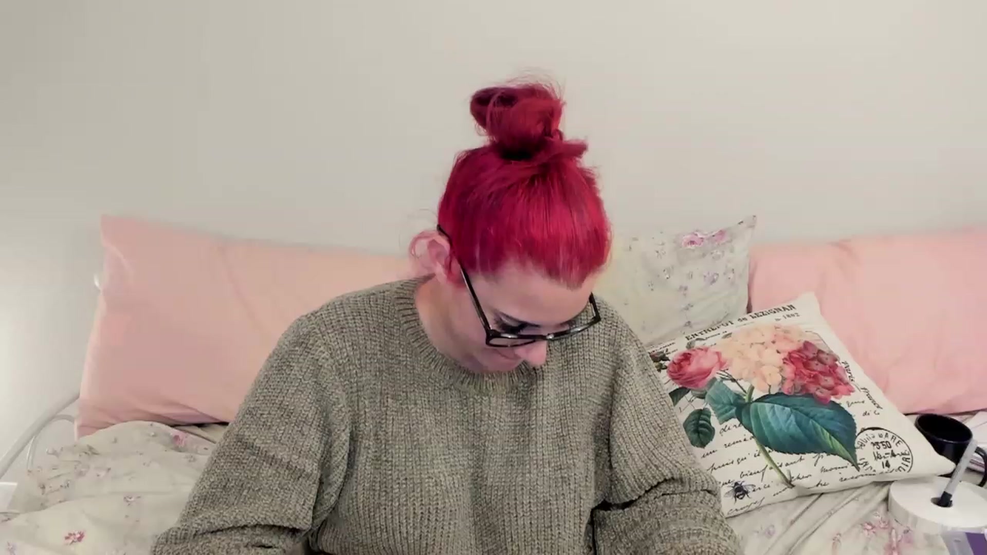 Gallery image thumbnail from FoxyDame's myfreecams stream on, 12/15/2022, 08:00 image 19 of 20