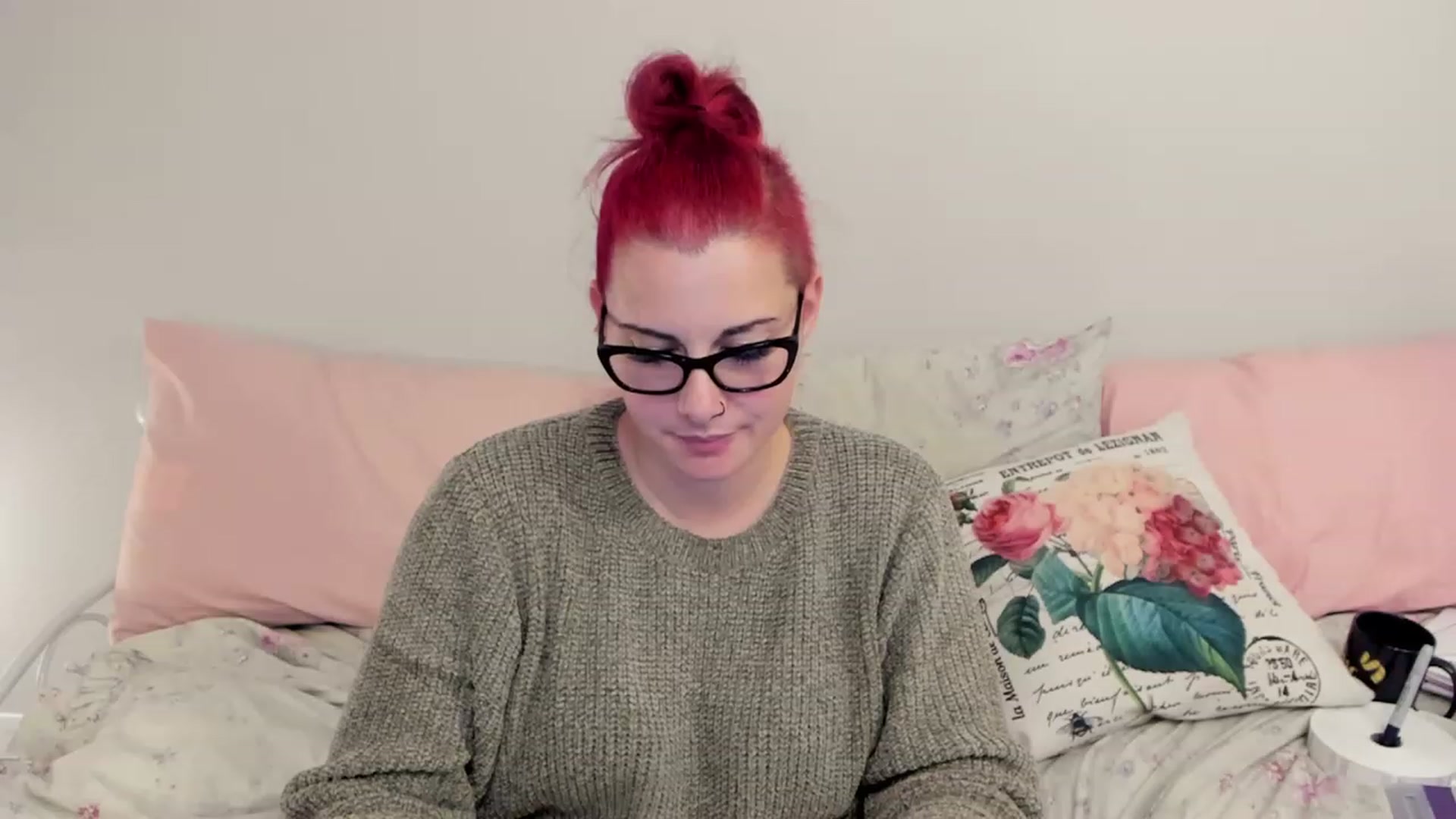 Gallery image thumbnail from FoxyDame's myfreecams stream on, 12/15/2022, 08:00 image 13 of 20