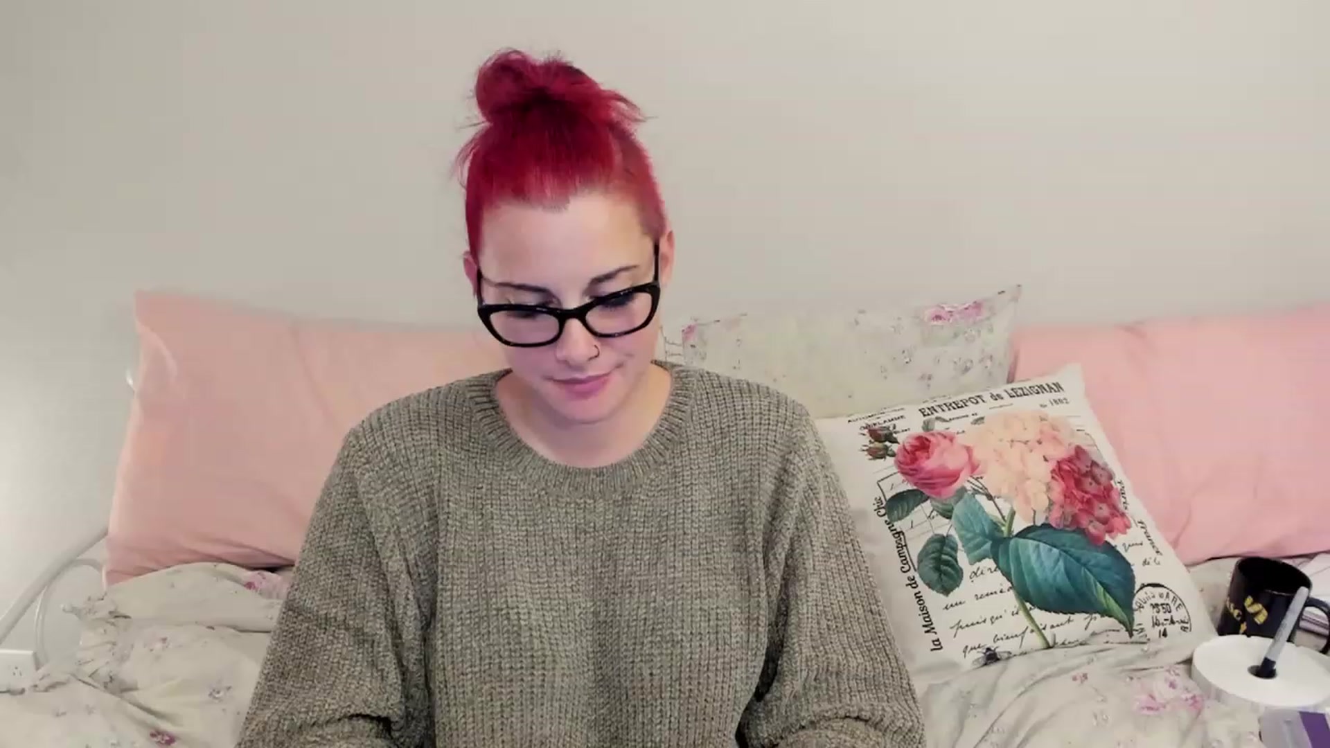 Gallery image thumbnail from FoxyDame's myfreecams stream on, 12/15/2022, 08:00 image 5 of 20