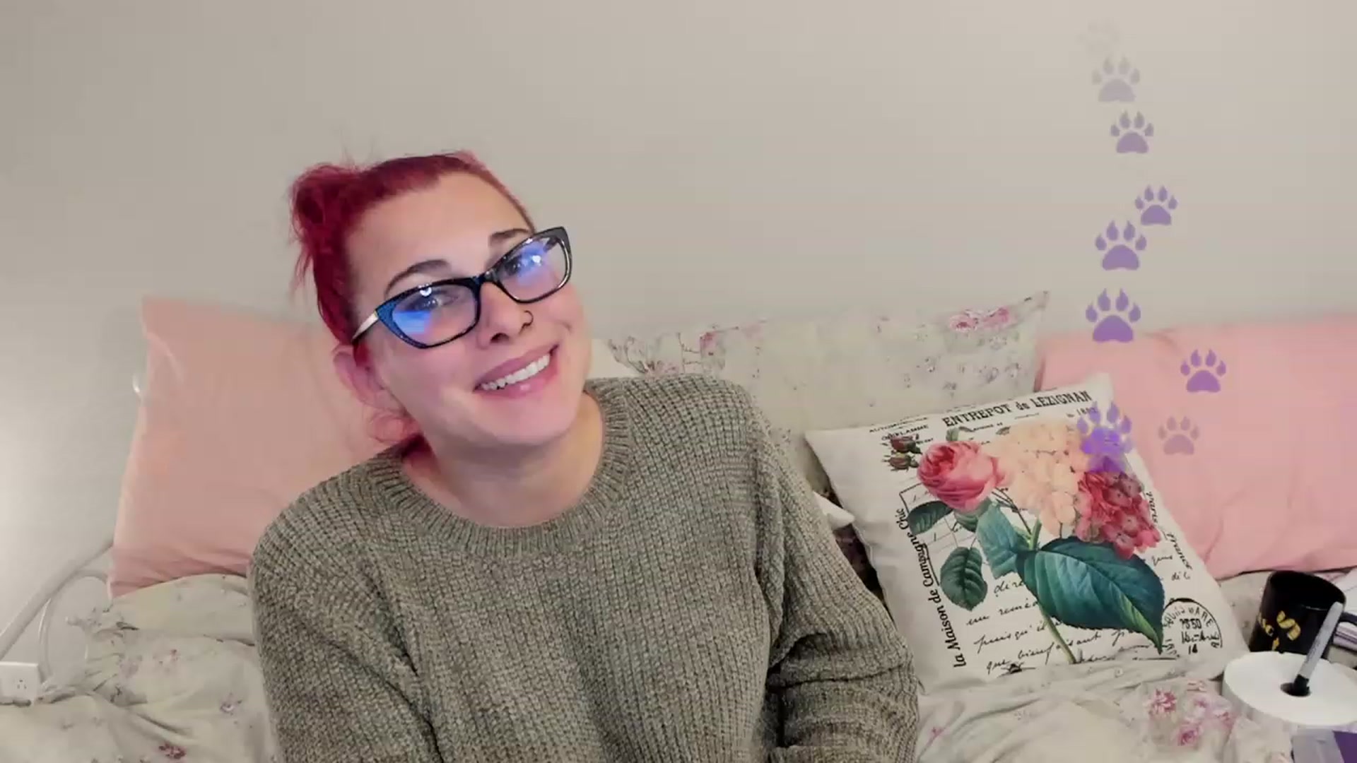 Gallery image thumbnail from FoxyDame's myfreecams stream on, 12/15/2022, 08:00 image 2 of 20