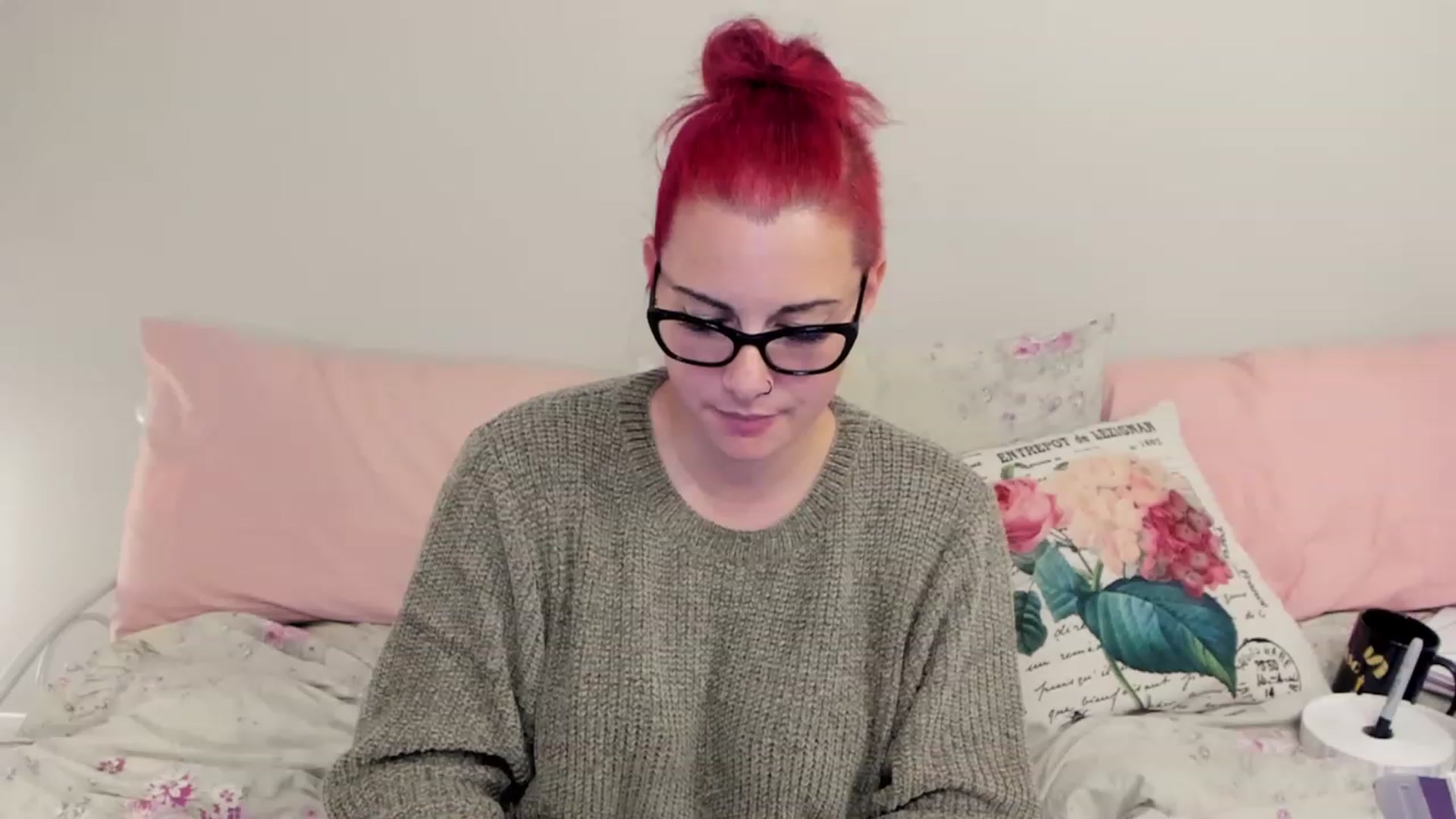 Gallery image thumbnail from FoxyDame's myfreecams stream on, 12/15/2022, 08:00 image 8 of 20