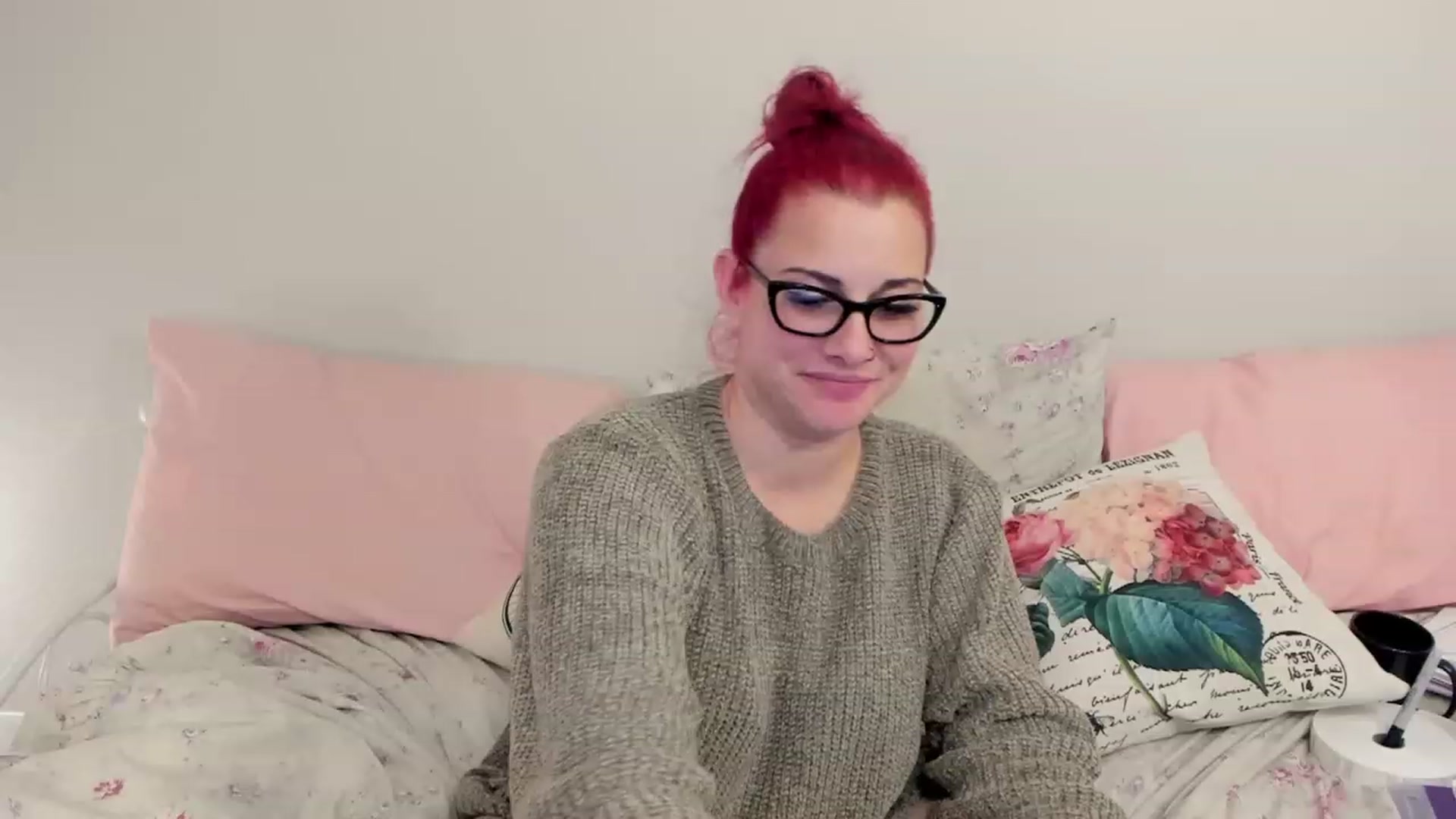 Gallery image thumbnail from FoxyDame's myfreecams stream on, 12/15/2022, 08:00 image 18 of 20