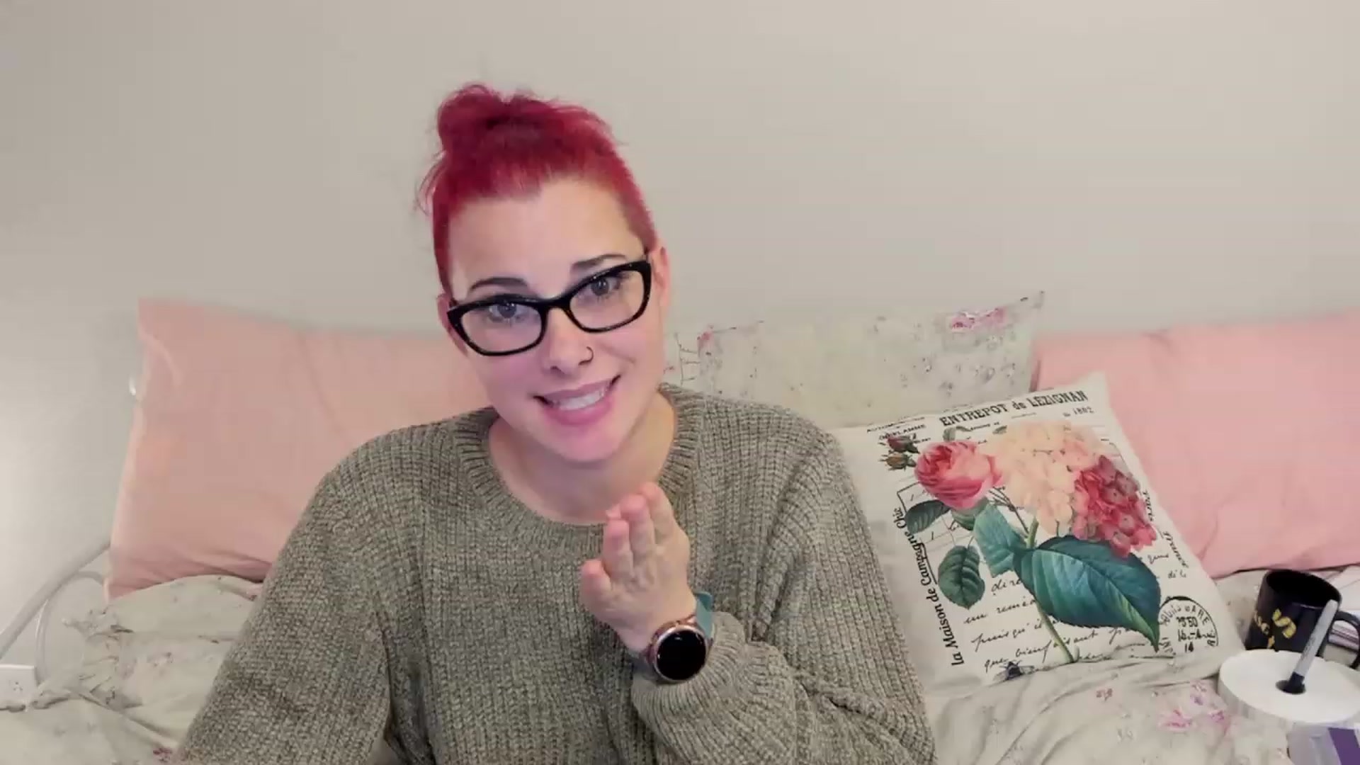 Gallery image thumbnail from FoxyDame's myfreecams stream on, 12/15/2022, 08:00 image 6 of 20