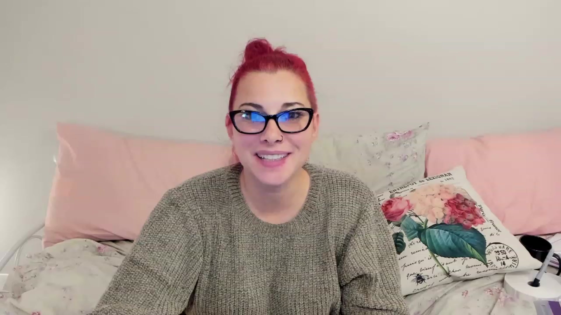 Gallery image thumbnail from FoxyDame's myfreecams stream on, 12/15/2022, 08:00 image 16 of 20