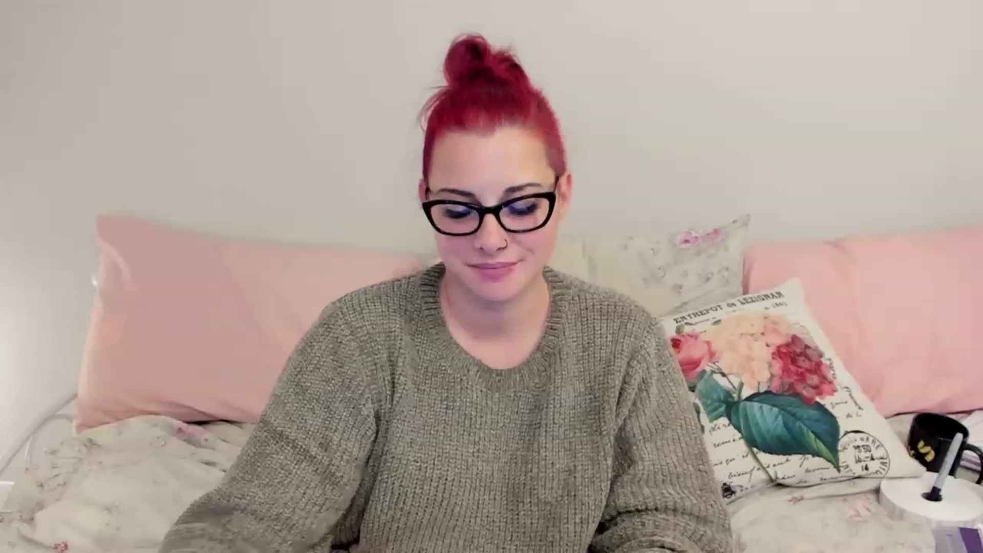 Gallery image thumbnail from FoxyDame's myfreecams stream on, 12/15/2022, 08:00 image 12 of 20