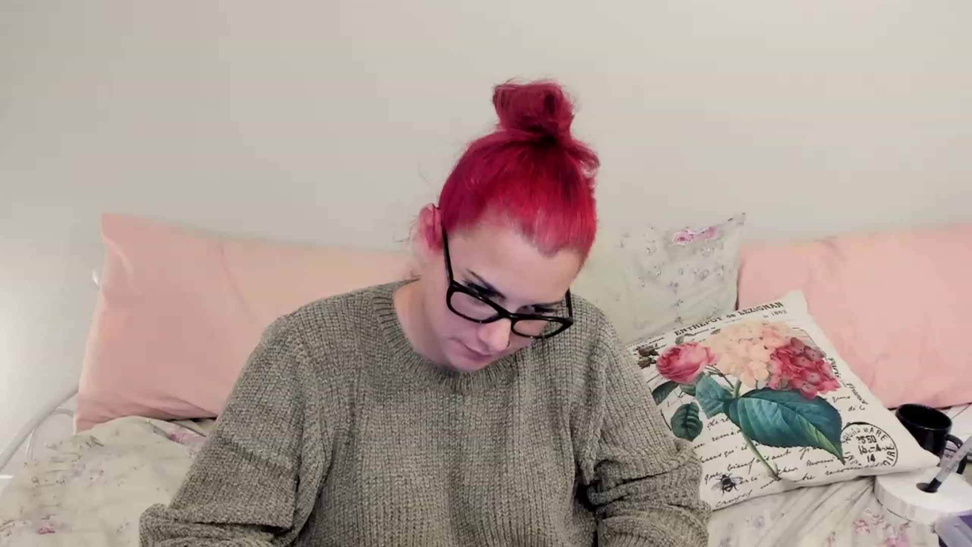 Gallery image thumbnail from FoxyDame's myfreecams stream on, 12/15/2022, 08:32 image 8 of 20