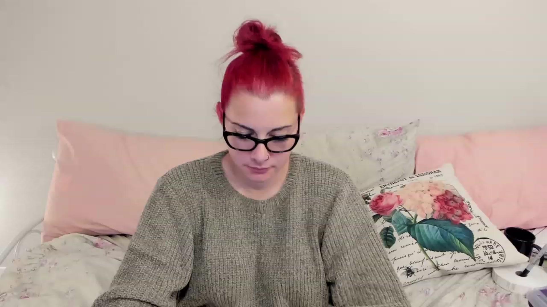 Gallery image thumbnail from FoxyDame's myfreecams stream on, 12/15/2022, 08:32 image 12 of 20