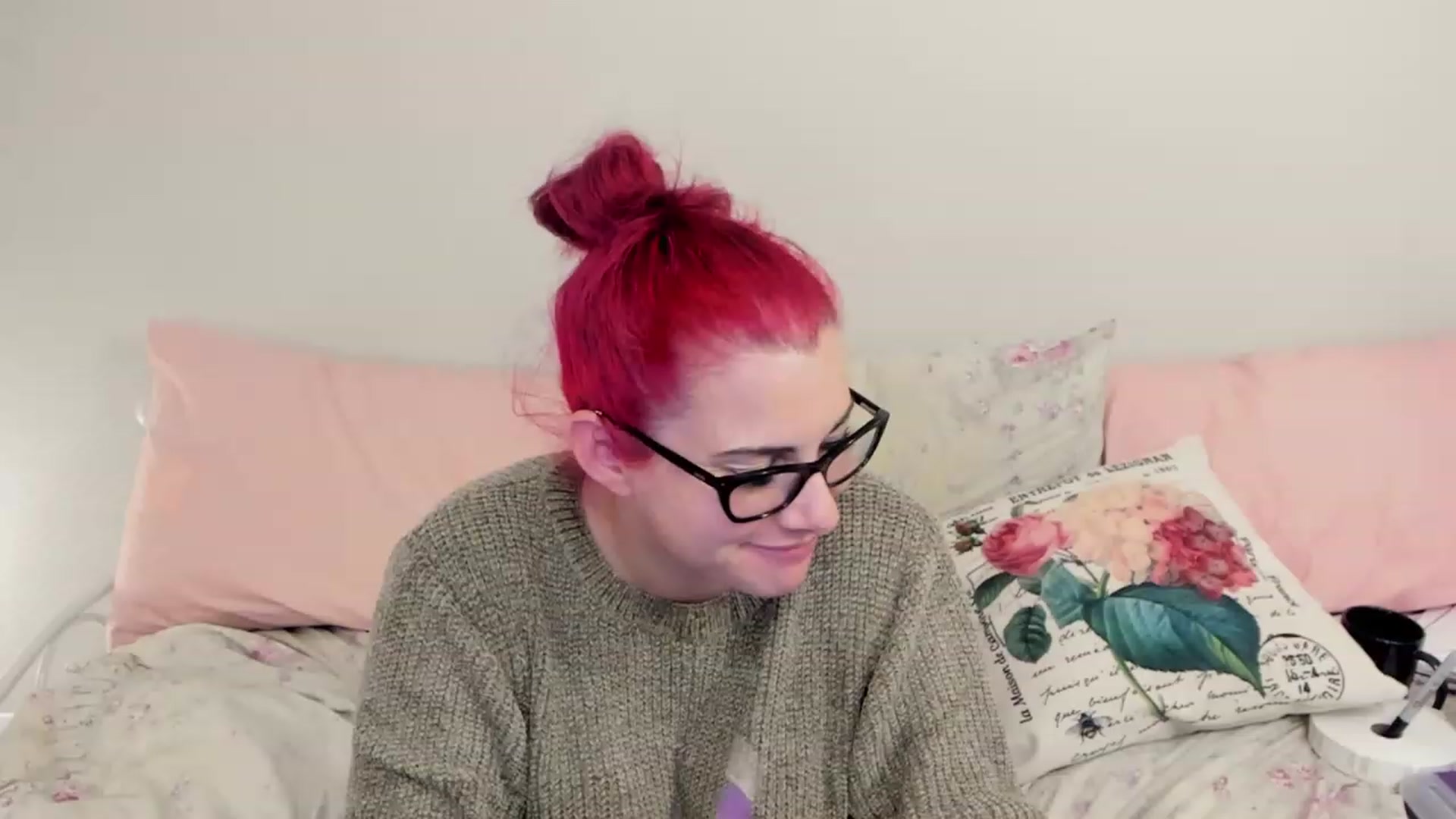 Gallery image thumbnail from FoxyDame's myfreecams stream on, 12/15/2022, 08:32 image 6 of 20