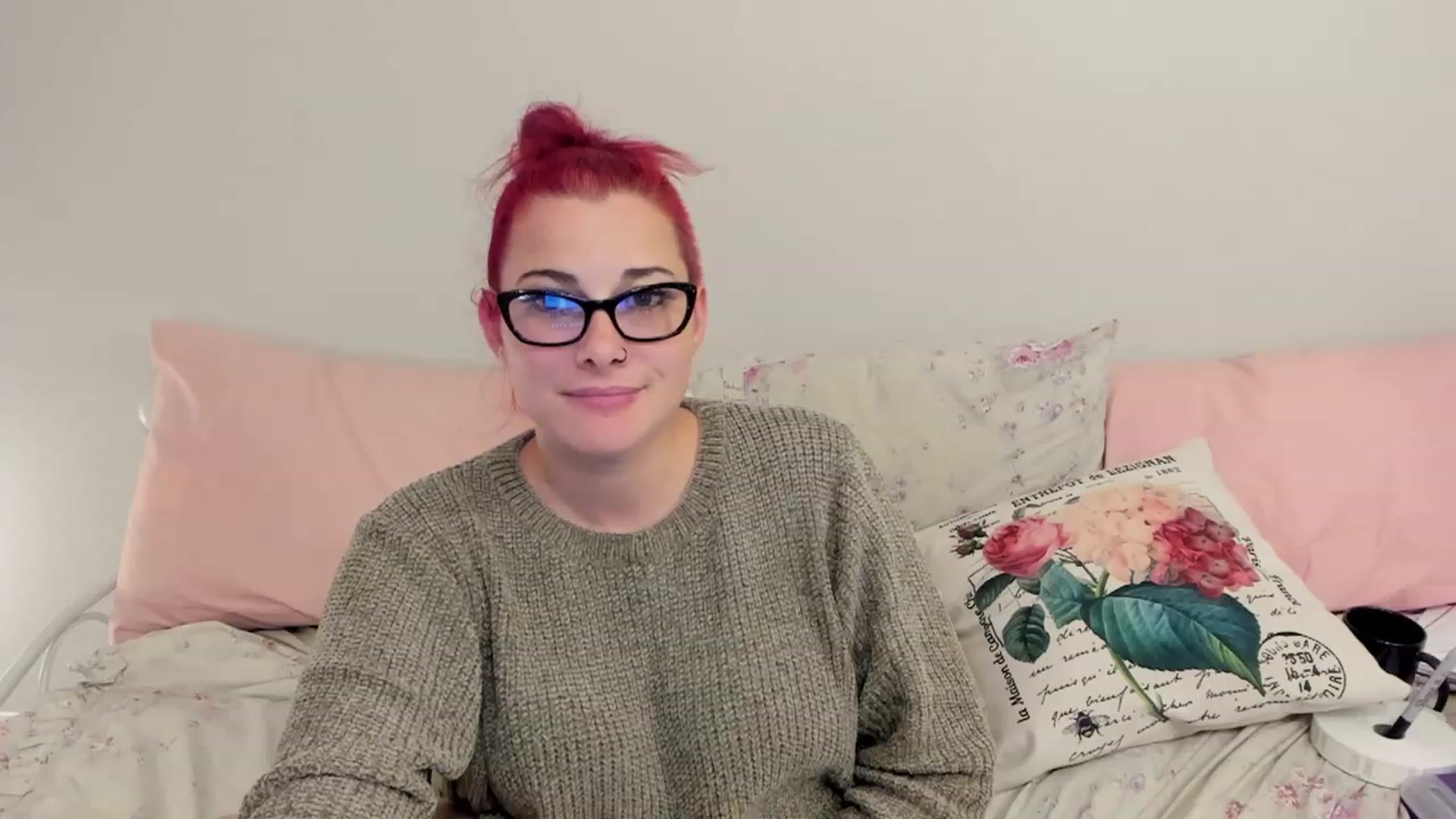Gallery image thumbnail from FoxyDame's myfreecams stream on, 12/15/2022, 08:32 image 20 of 20