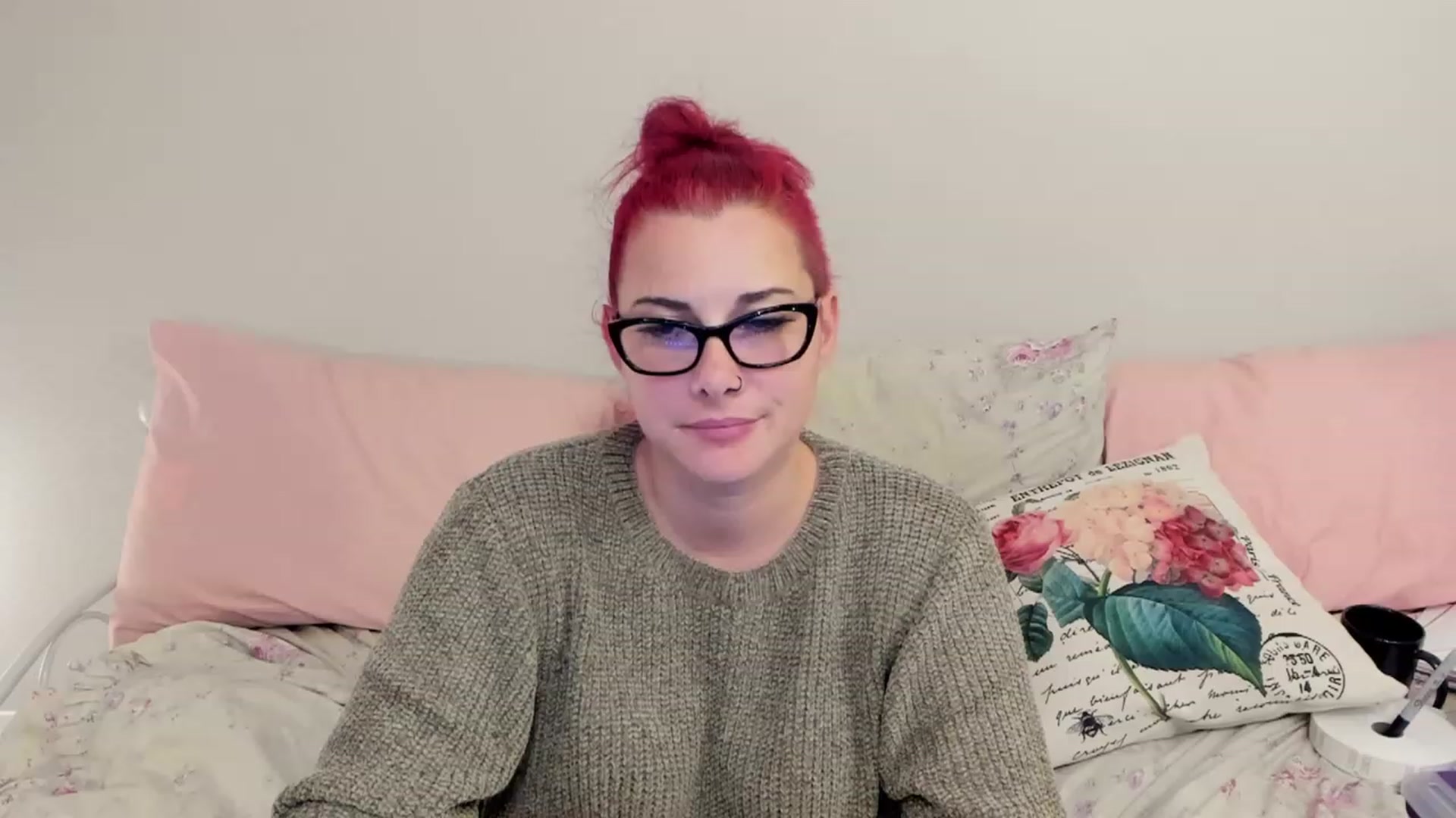 Gallery image thumbnail from FoxyDame's myfreecams stream on, 12/15/2022, 08:32 image 15 of 20