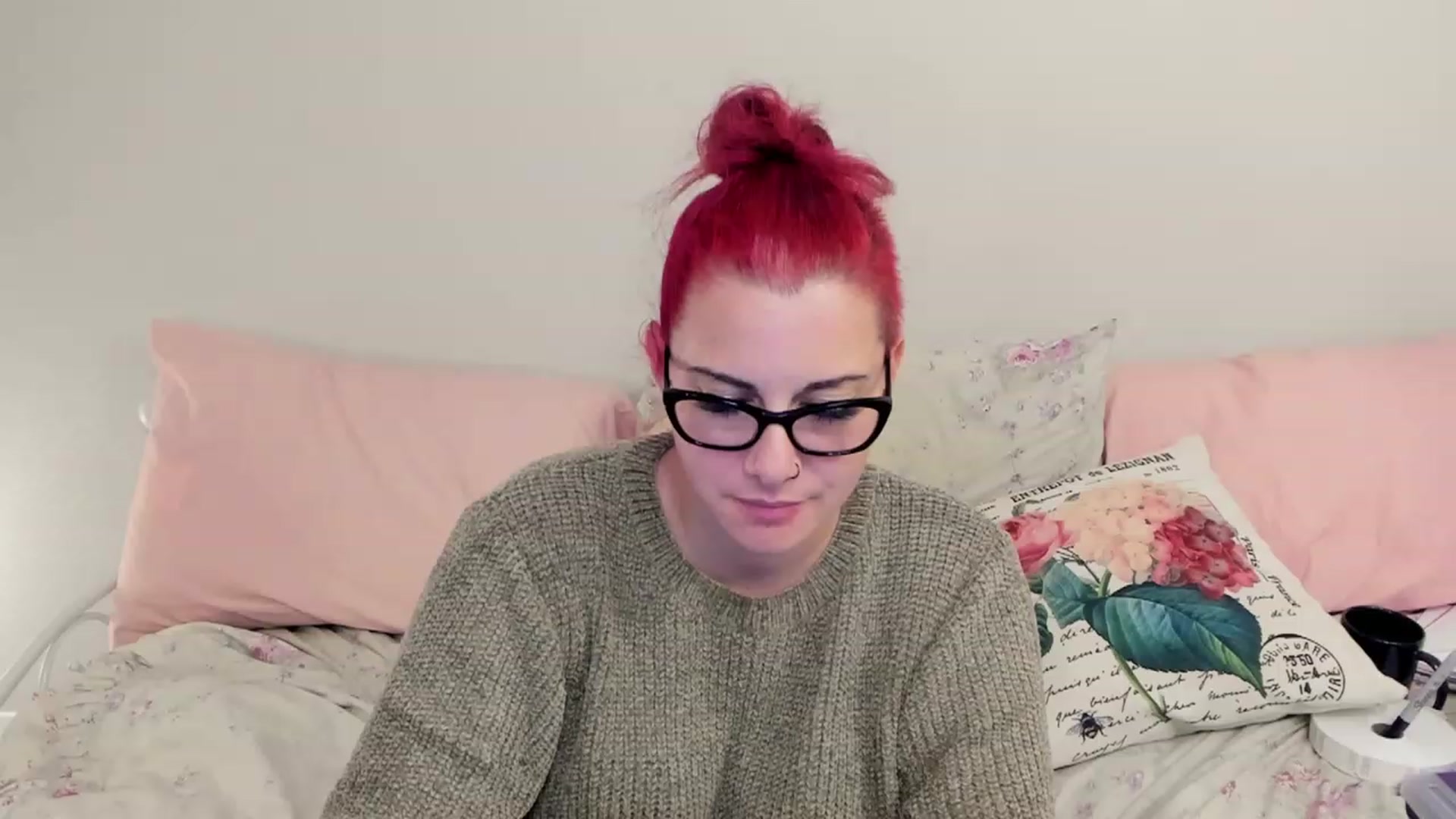 Gallery image thumbnail from FoxyDame's myfreecams stream on, 12/15/2022, 08:32 image 13 of 20