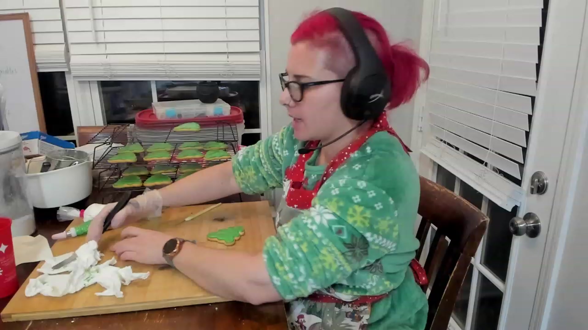 Gallery image thumbnail from FoxyDame's myfreecams stream on, 12/16/2022, 08:09 image 18 of 20