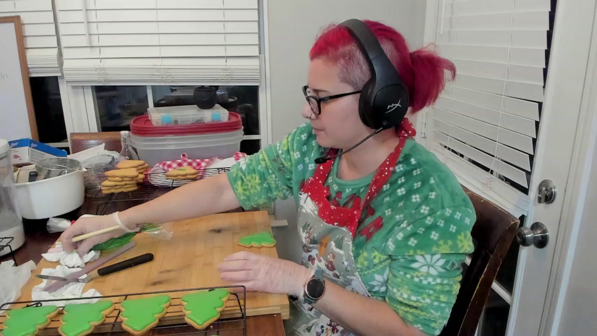 Gallery image thumbnail from FoxyDame's myfreecams stream on, 12/16/2022, 08:09 image 6 of 20