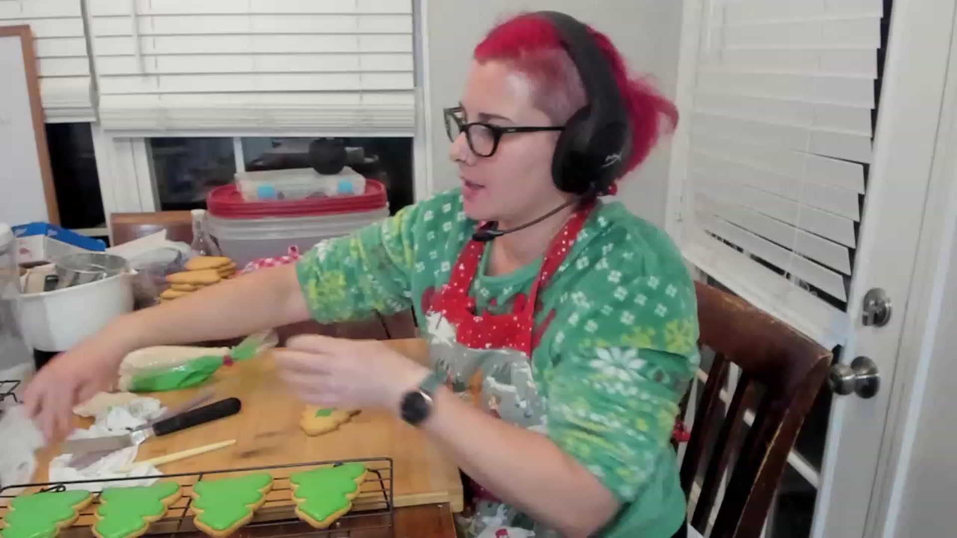 Gallery image thumbnail from FoxyDame's myfreecams stream on, 12/16/2022, 08:09 image 5 of 20