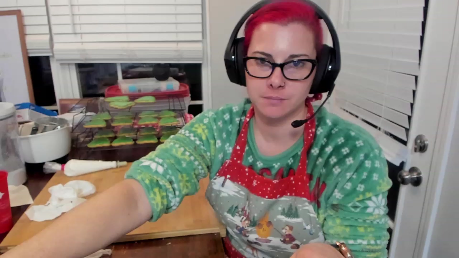 Gallery image thumbnail from FoxyDame's myfreecams stream on, 12/16/2022, 08:09 image 20 of 20