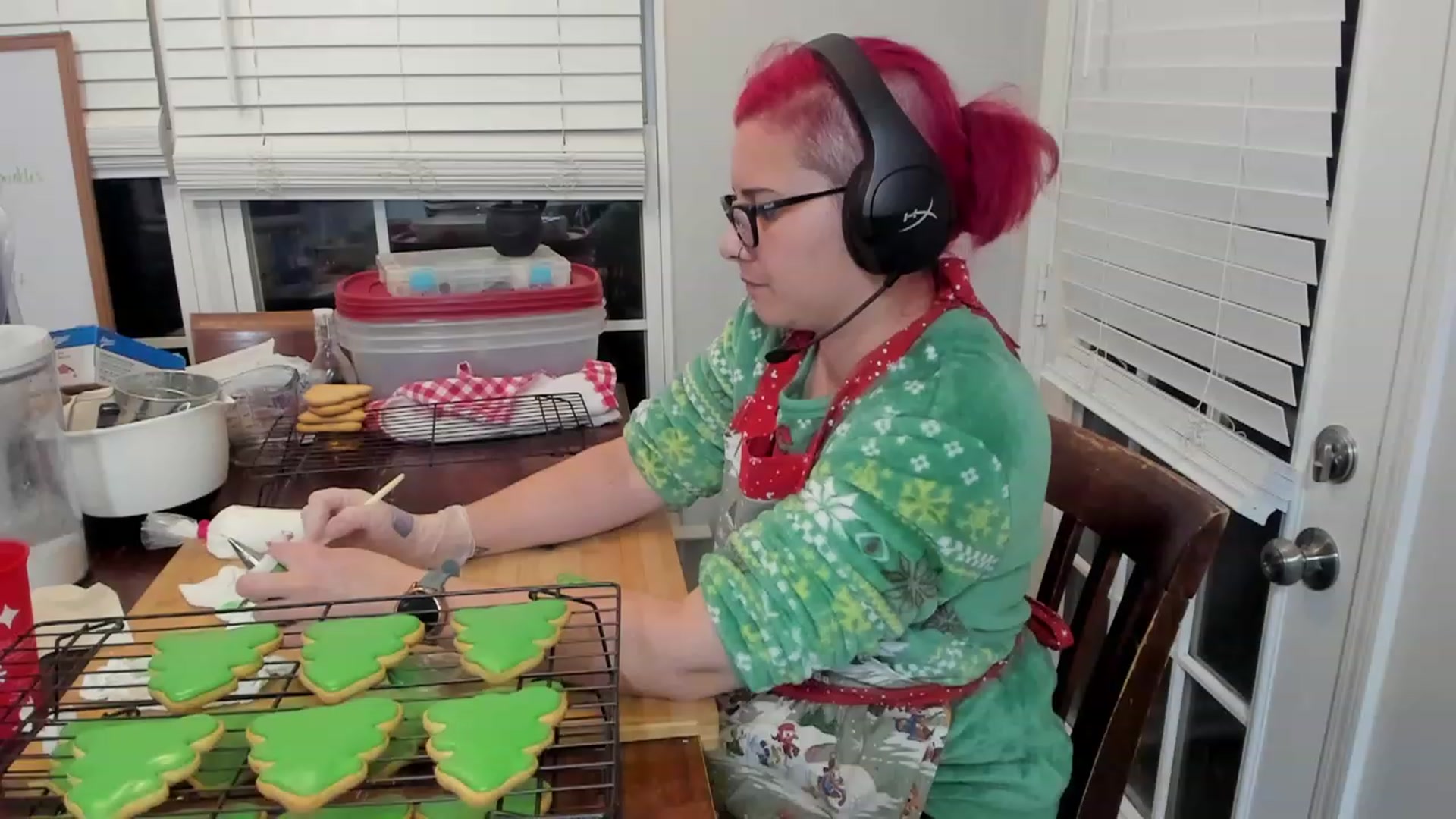 Gallery image thumbnail from FoxyDame's myfreecams stream on, 12/16/2022, 08:09 image 15 of 20
