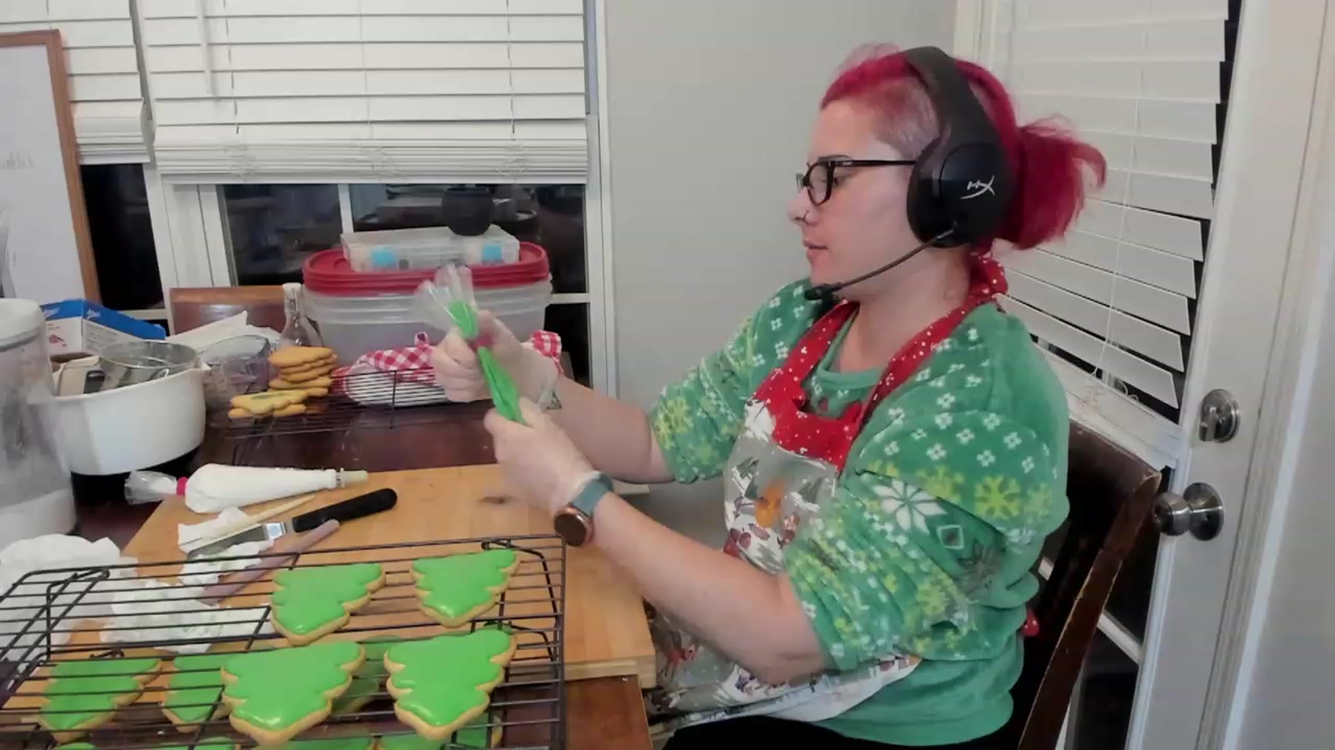 Gallery image thumbnail from FoxyDame's myfreecams stream on, 12/16/2022, 08:09 image 11 of 20