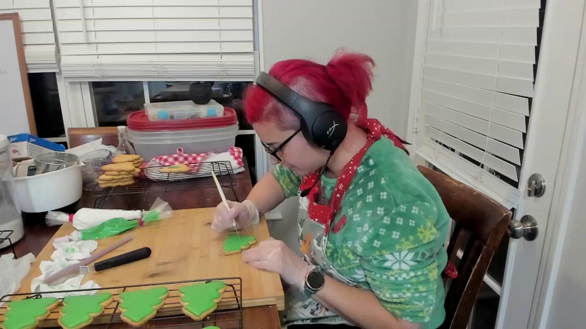Gallery image thumbnail from FoxyDame's myfreecams stream on, 12/16/2022, 08:09 image 7 of 20