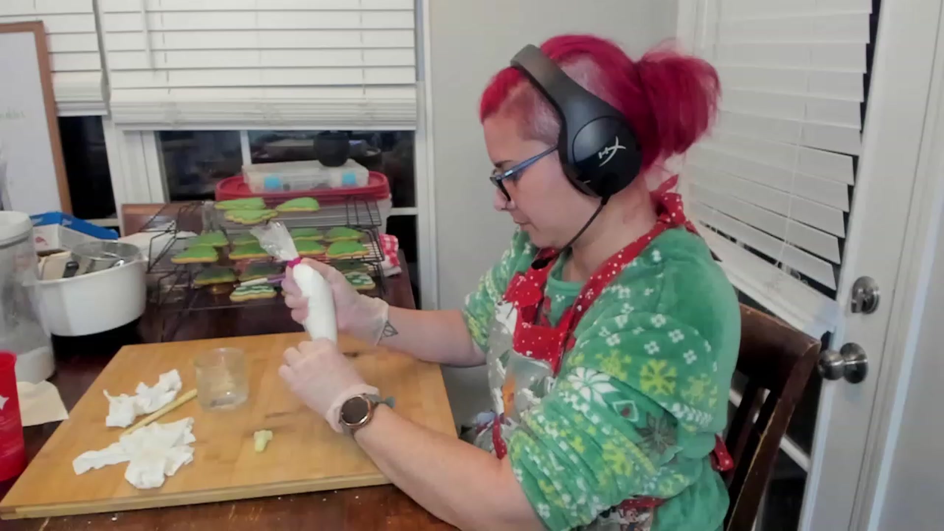 Gallery image thumbnail from FoxyDame's myfreecams stream on, 12/16/2022, 08:36 image 14 of 20