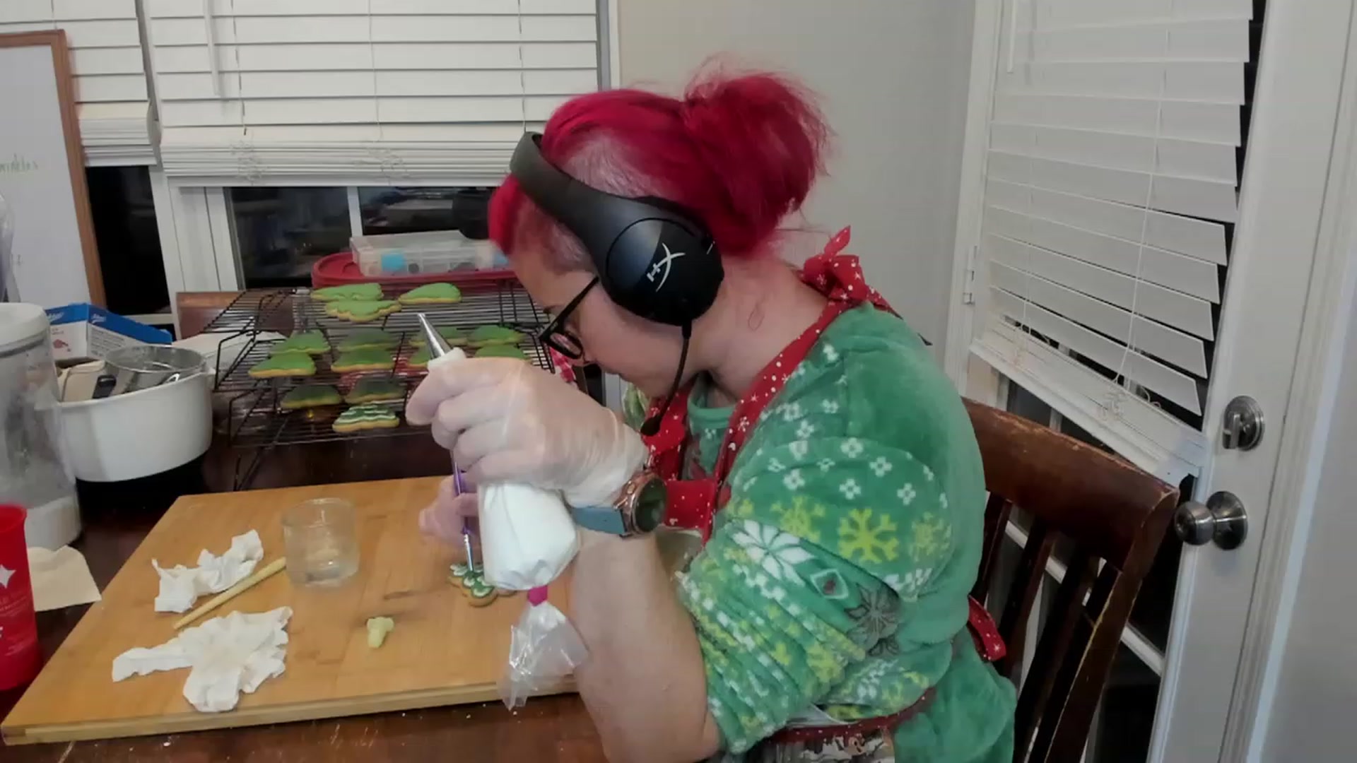 Gallery image thumbnail from FoxyDame's myfreecams stream on, 12/16/2022, 08:36 image 16 of 20