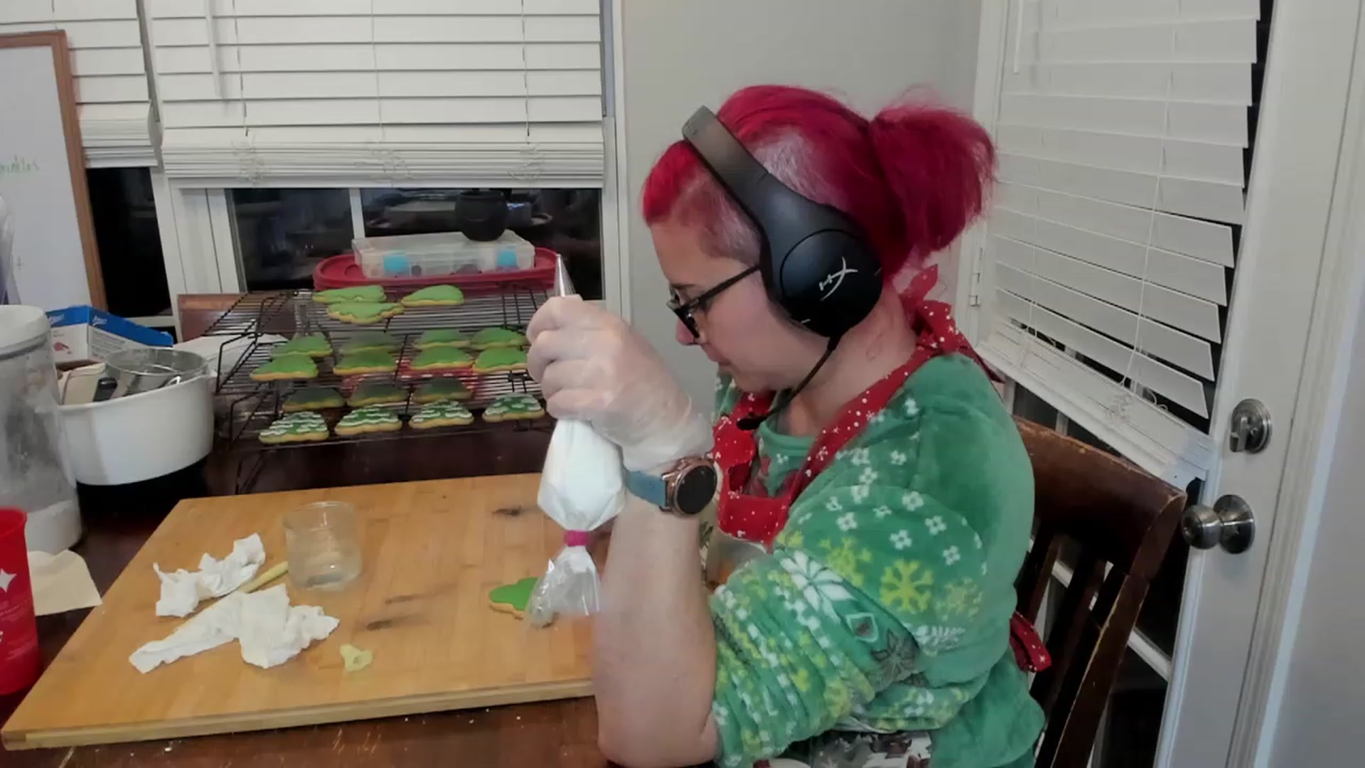 Gallery image thumbnail from FoxyDame's myfreecams stream on, 12/16/2022, 08:36 image 18 of 20