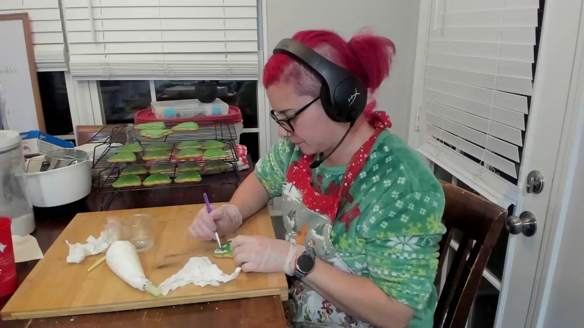 Gallery image thumbnail from FoxyDame's myfreecams stream on, 12/16/2022, 08:36 image 5 of 20