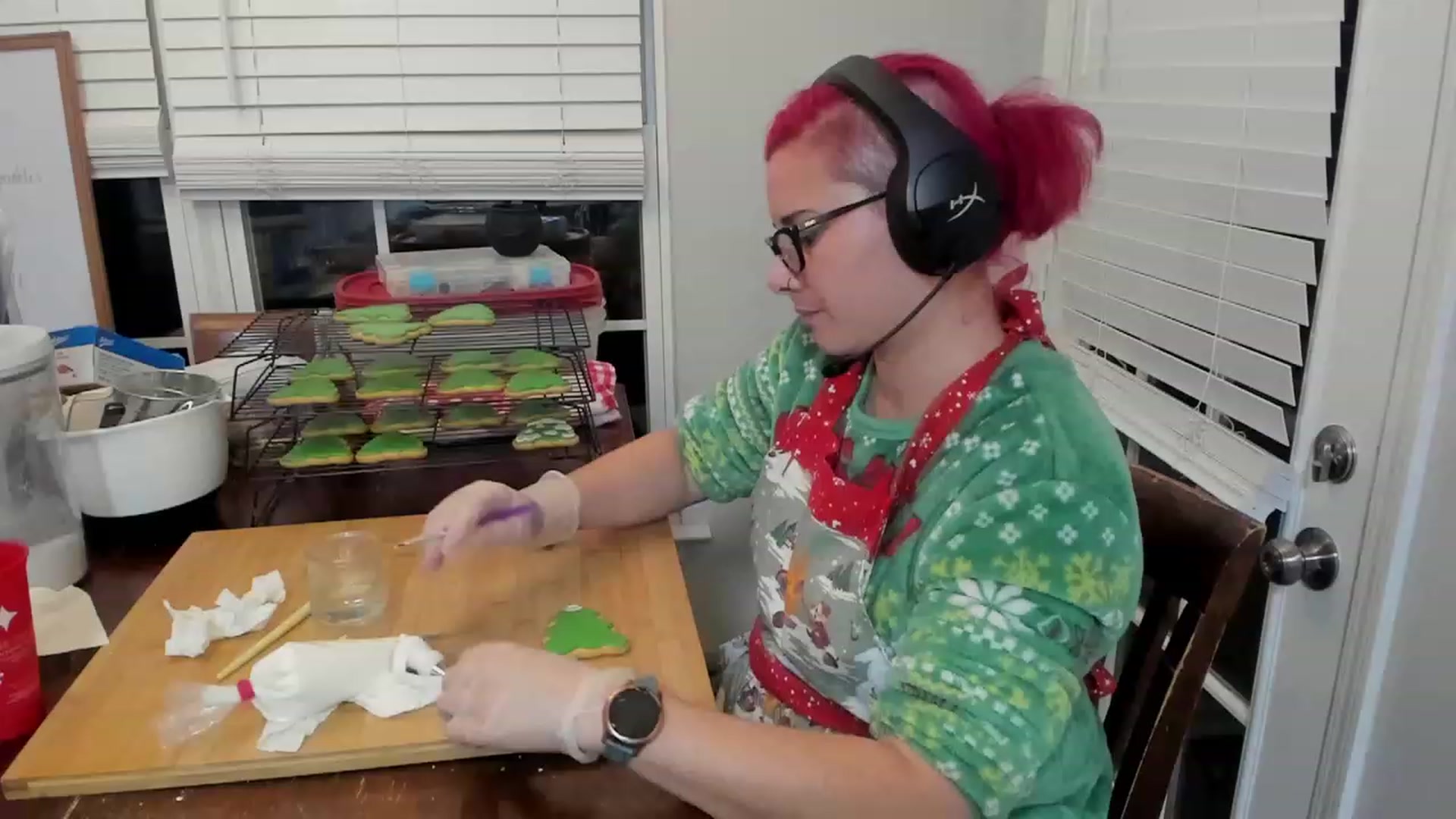 Gallery image thumbnail from FoxyDame's myfreecams stream on, 12/16/2022, 08:36 image 7 of 20