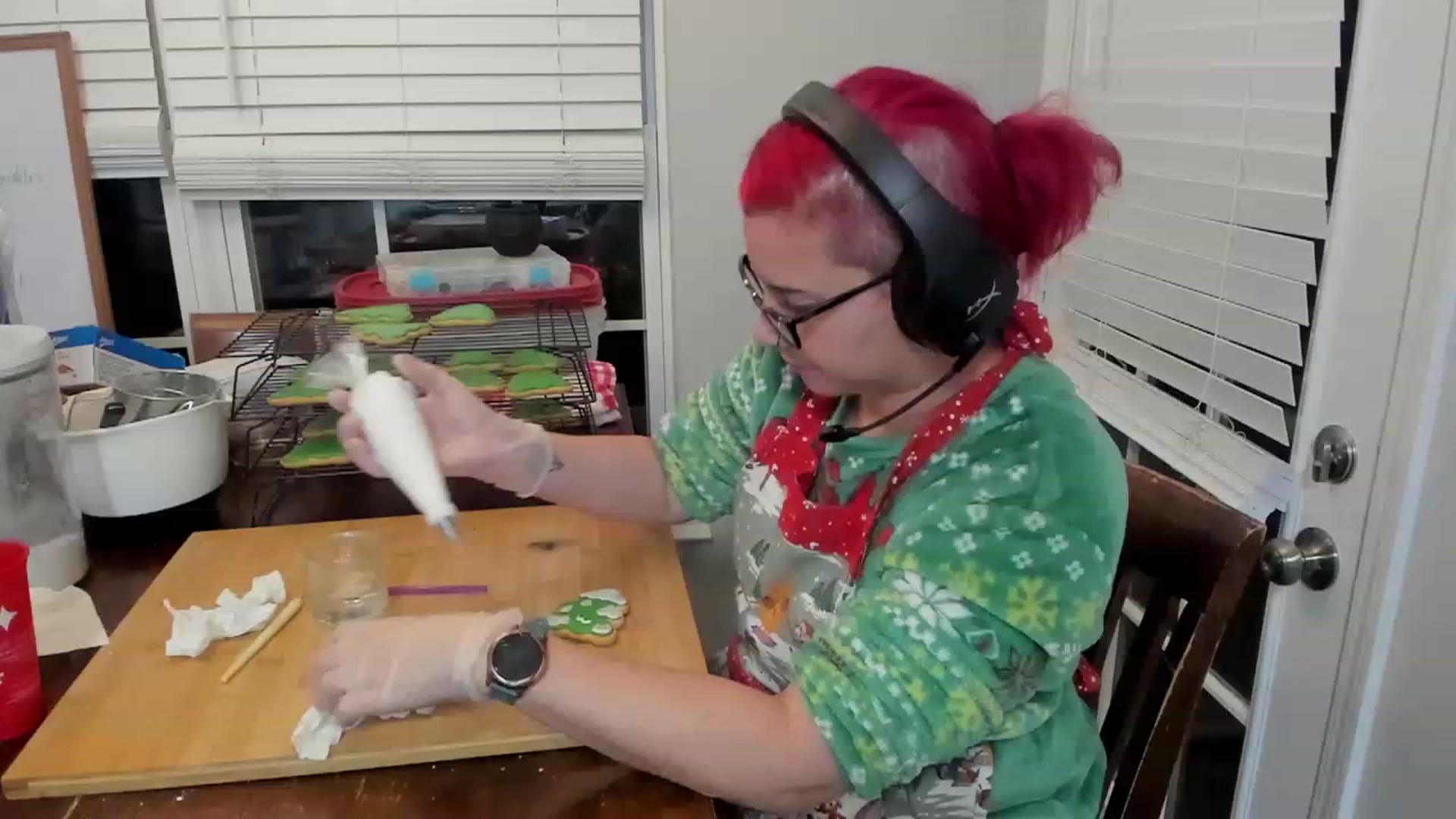Gallery image thumbnail from FoxyDame's myfreecams stream on, 12/16/2022, 08:36 image 6 of 20