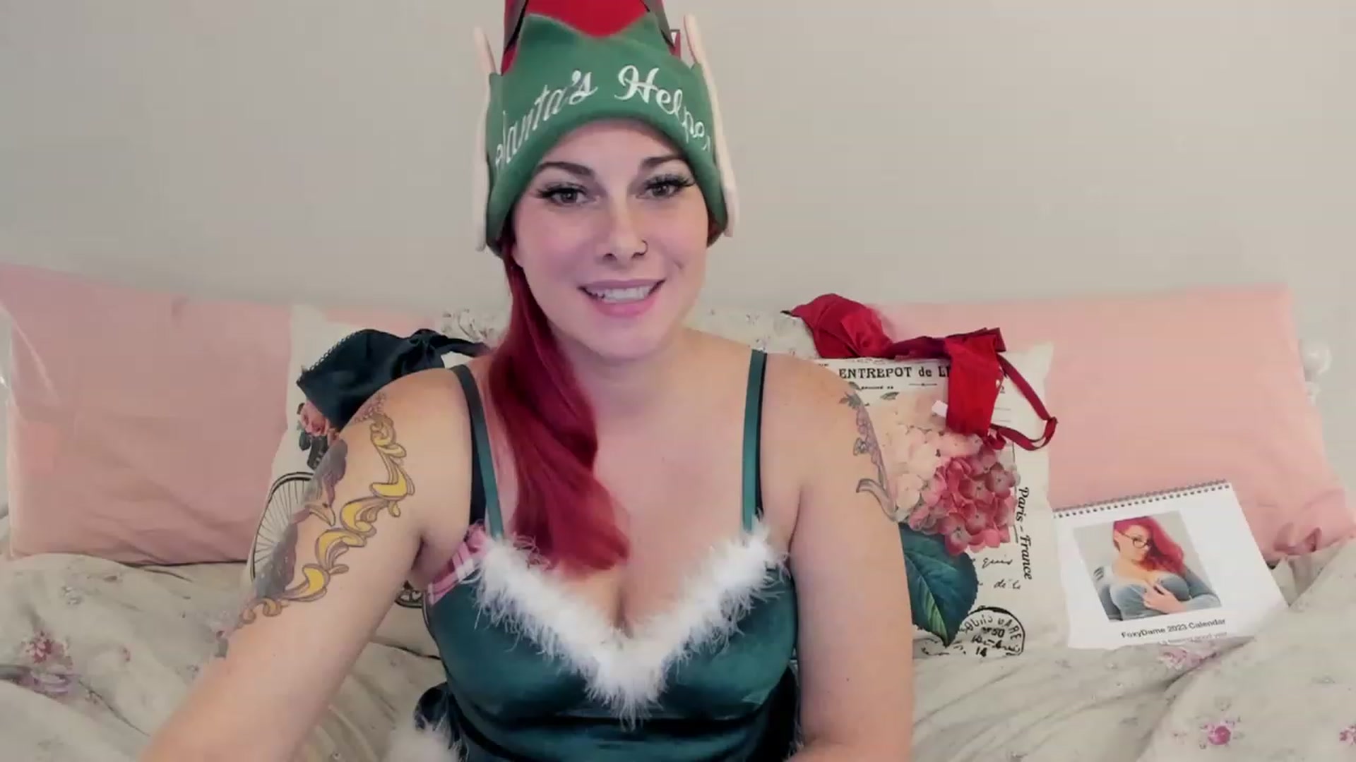 Gallery image thumbnail from FoxyDame's myfreecams stream on, 12/26/2022, 04:32 image 3 of 20
