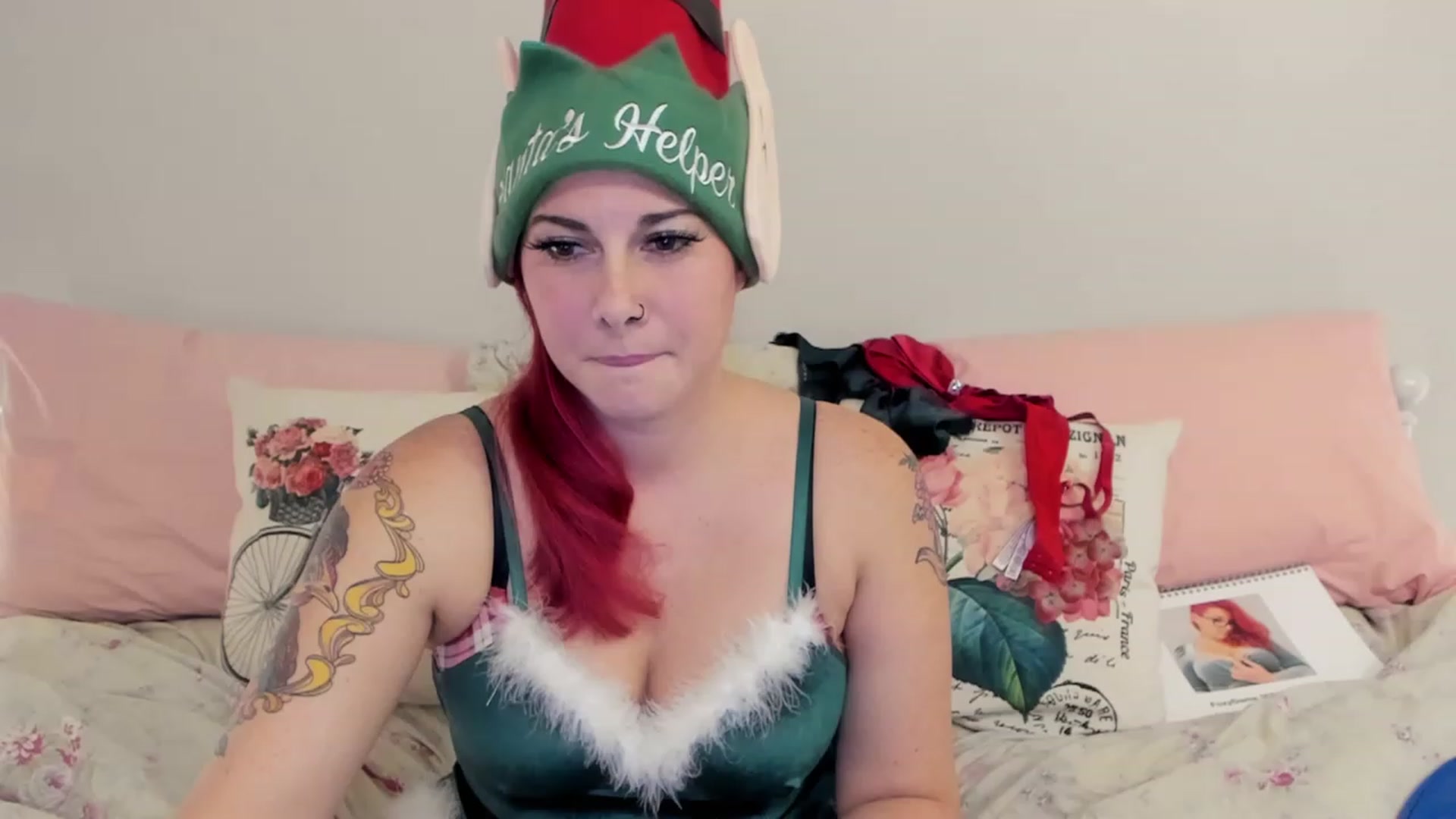 Gallery image thumbnail from FoxyDame's myfreecams stream on, 12/26/2022, 04:32 image 6 of 20