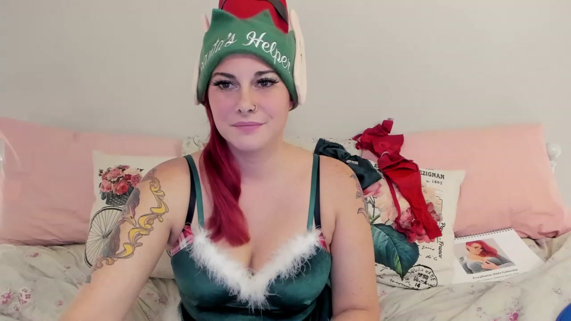 Gallery image thumbnail from FoxyDame's myfreecams stream on, 12/26/2022, 04:32 image 11 of 20
