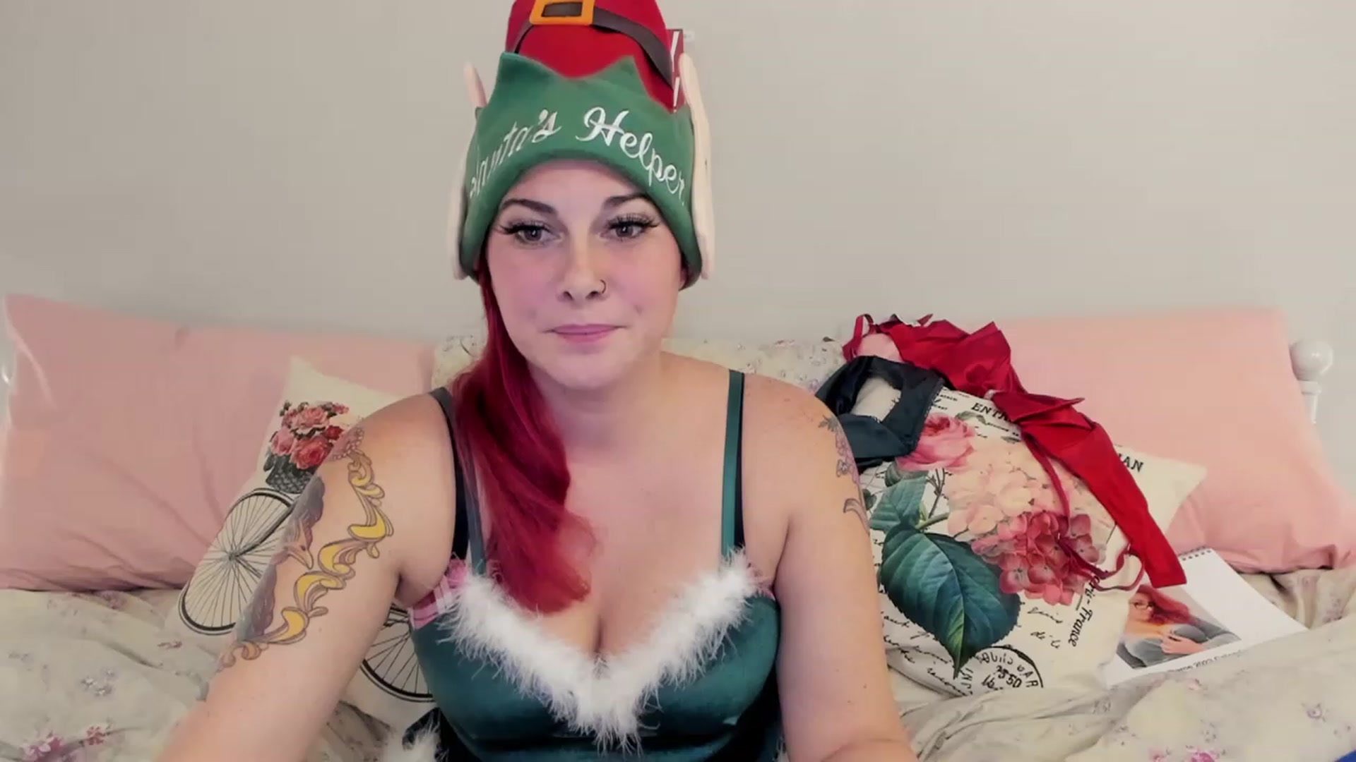 Gallery image thumbnail from FoxyDame's myfreecams stream on, 12/26/2022, 04:32 image 13 of 20