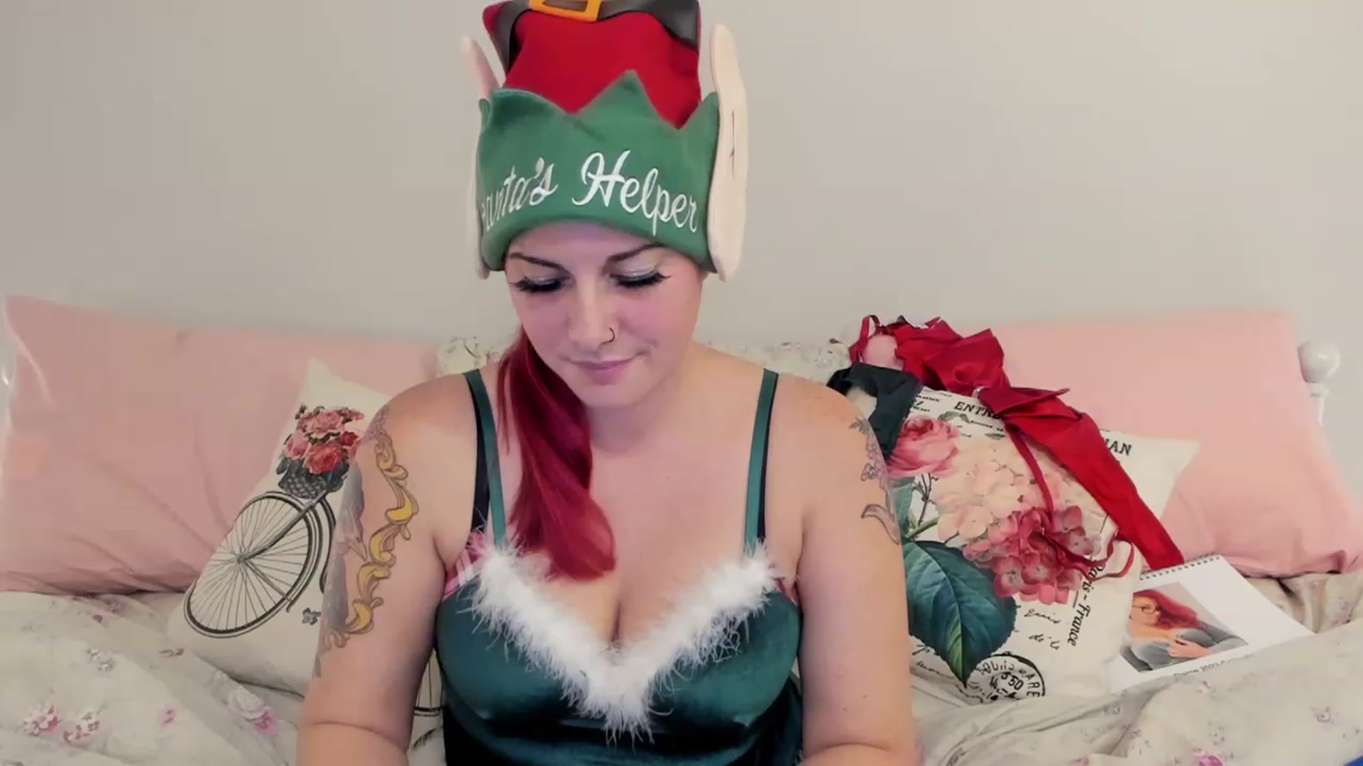 Gallery image thumbnail from FoxyDame's myfreecams stream on, 12/26/2022, 04:32 image 18 of 20