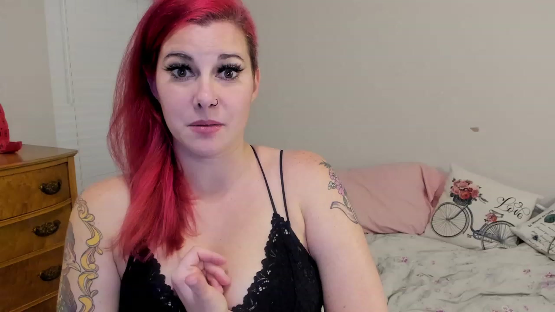 Gallery image thumbnail from FoxyDame's myfreecams stream on, 01/01/2023, 09:40 image 20 of 20