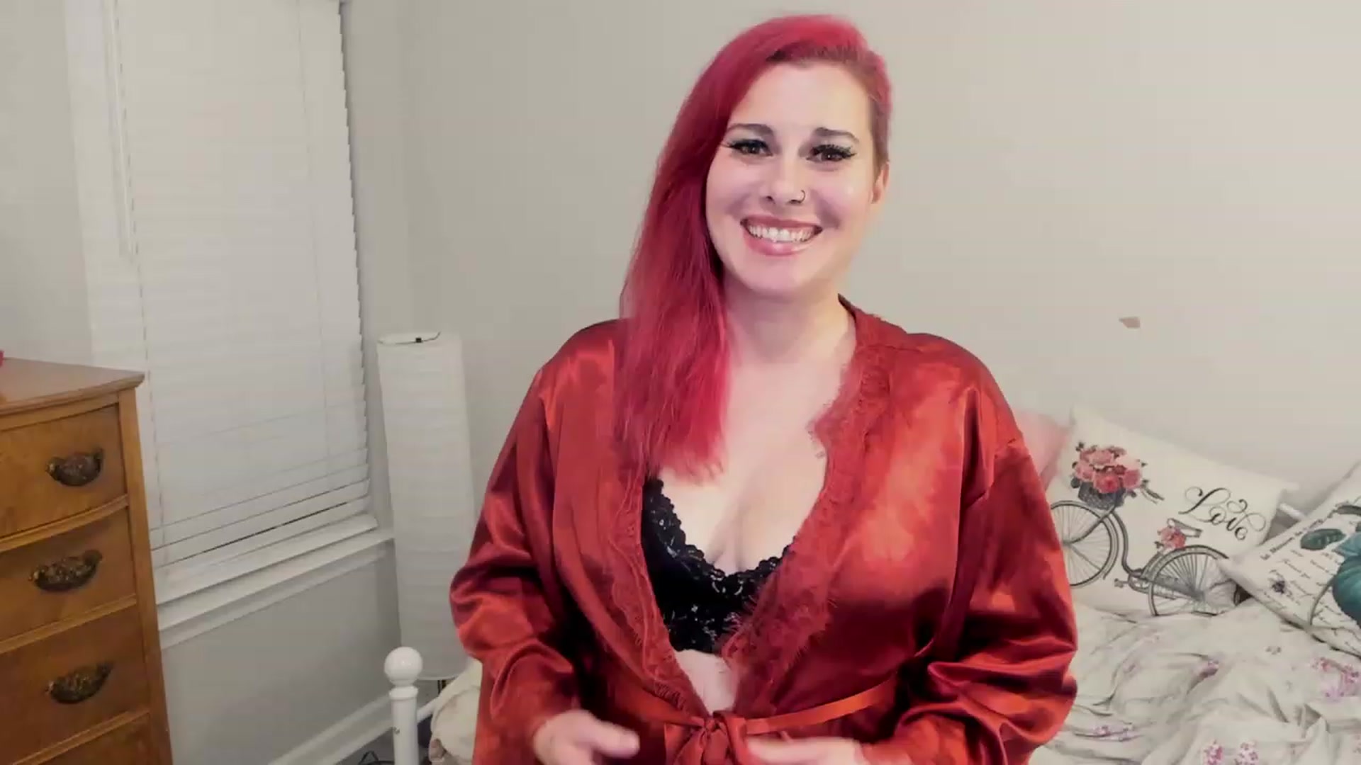 Gallery image thumbnail from FoxyDame's myfreecams stream on, 01/01/2023, 09:40 image 7 of 20