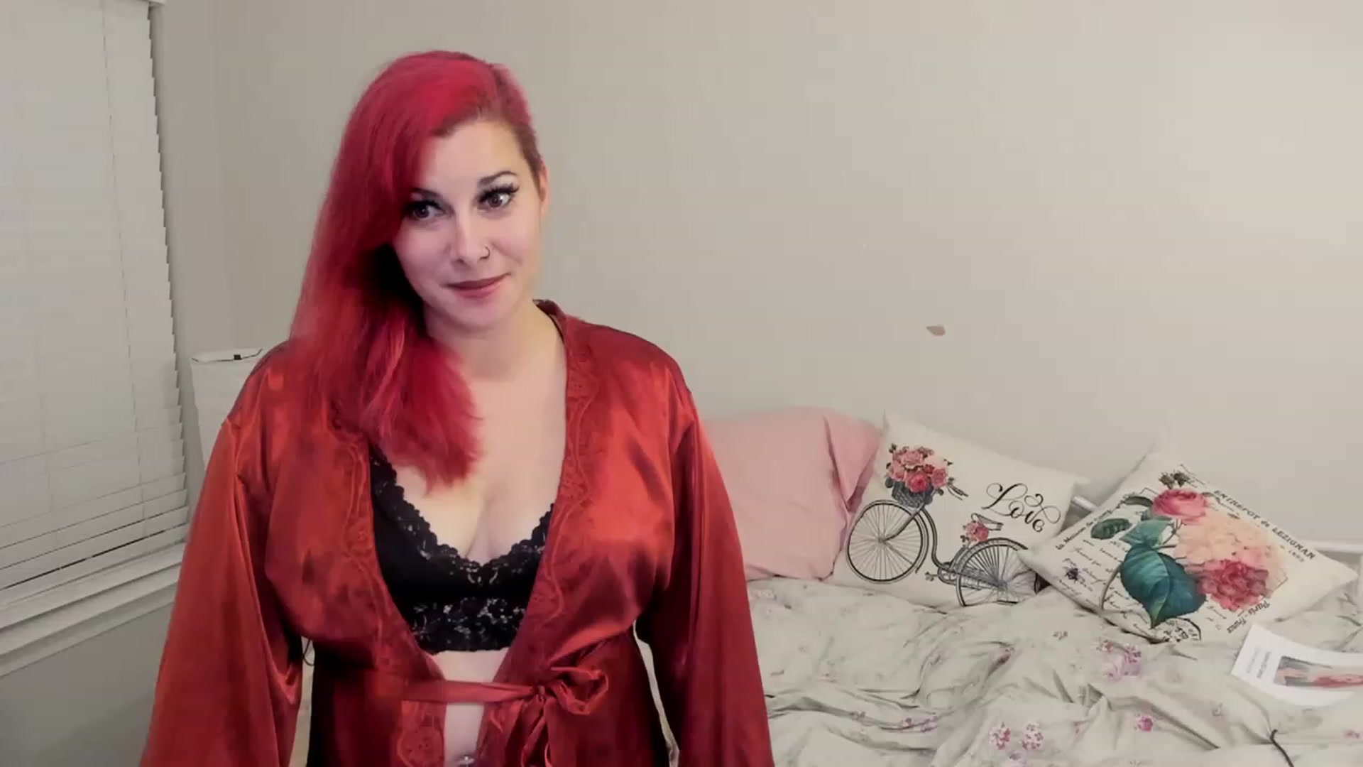 Gallery image thumbnail from FoxyDame's myfreecams stream on, 01/01/2023, 09:40 image 3 of 20