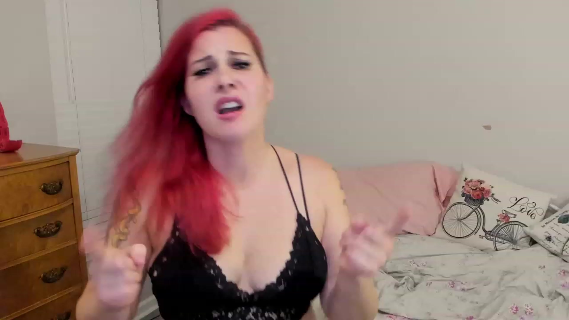 Gallery image thumbnail from FoxyDame's myfreecams stream on, 01/01/2023, 09:40 image 14 of 20