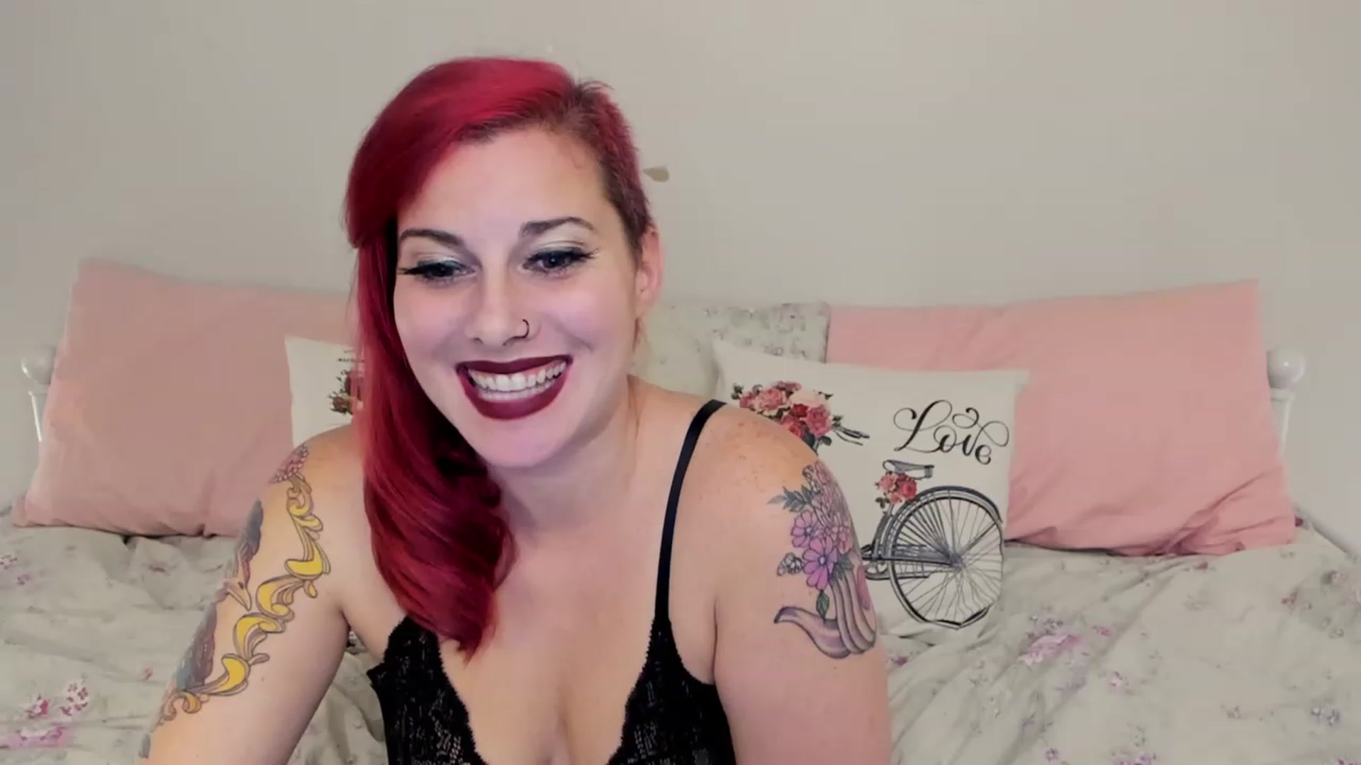 Gallery image thumbnail from FoxyDame's myfreecams stream on, 01/02/2023, 07:46 image 9 of 20