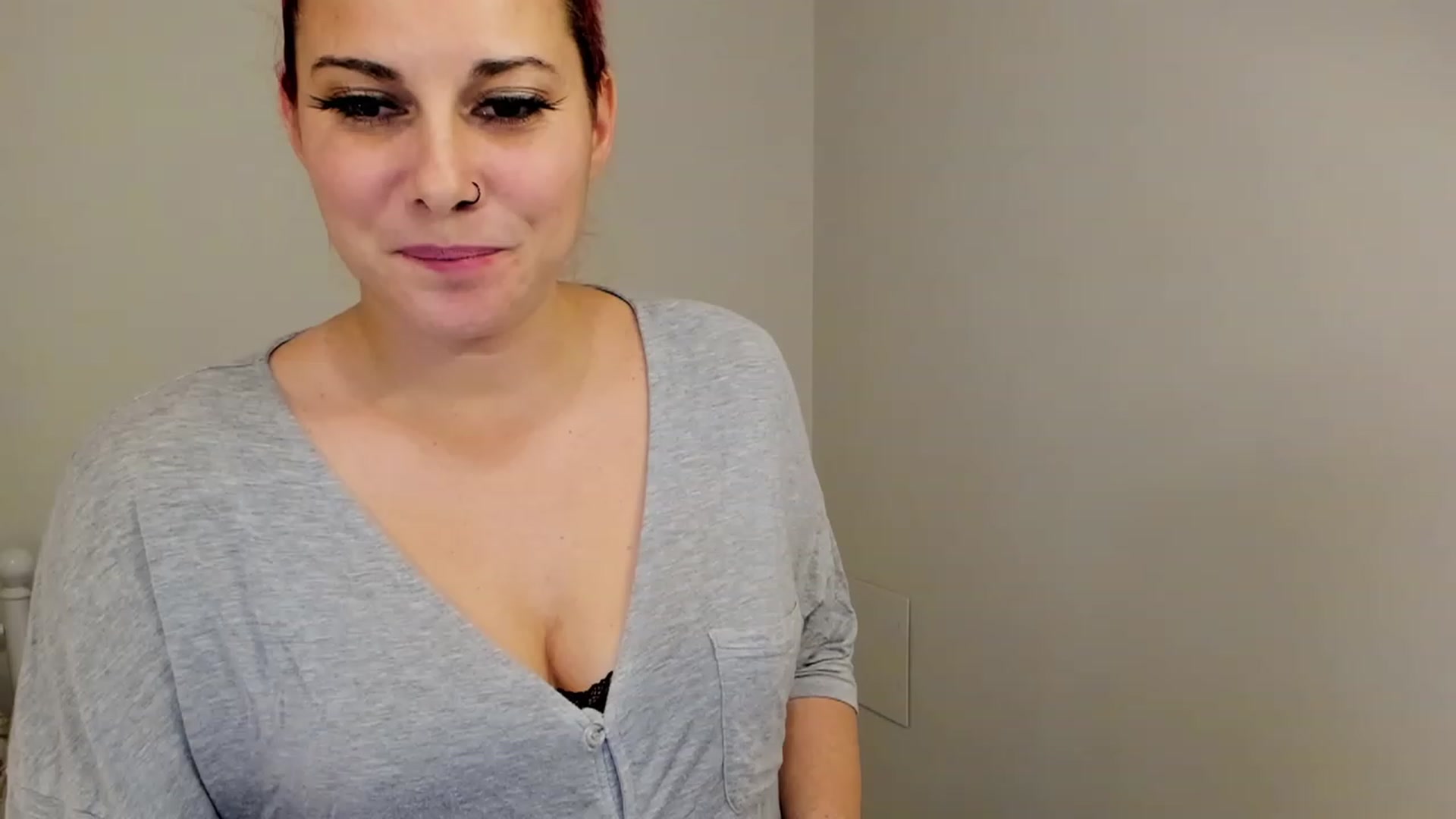 Gallery image thumbnail from FoxyDame's myfreecams stream on, 01/03/2023, 05:18 image 3 of 20