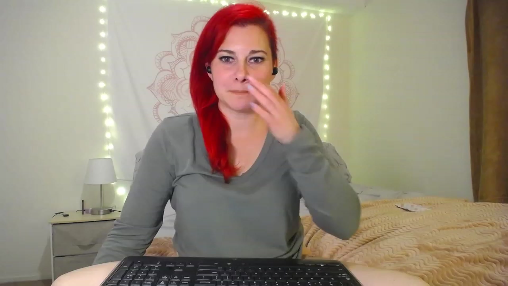 Gallery image thumbnail from FoxyDame's myfreecams stream on, 01/08/2023, 05:35 image 12 of 20