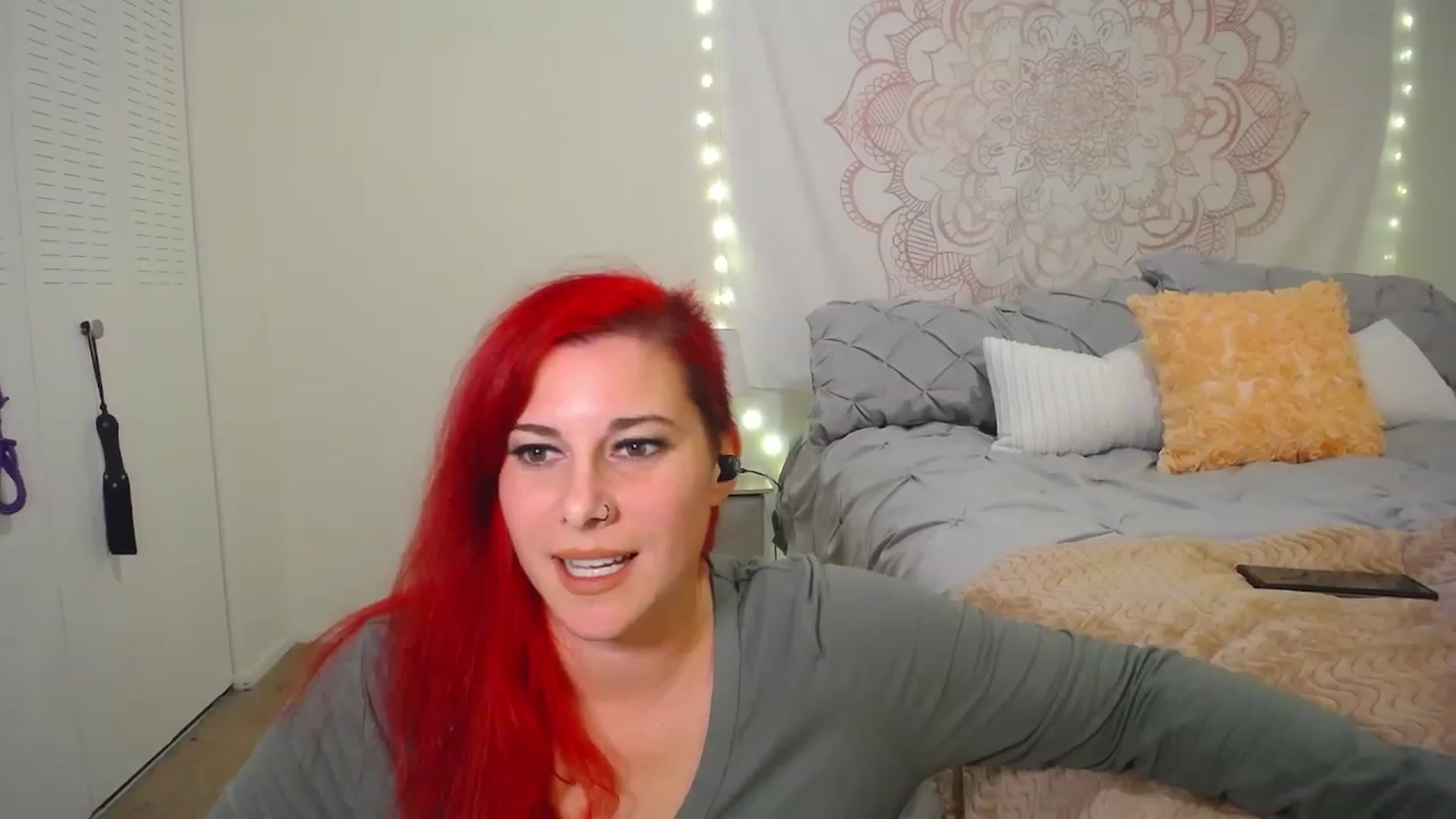 Gallery image thumbnail from FoxyDame's myfreecams stream on, 01/08/2023, 05:35 image 8 of 20
