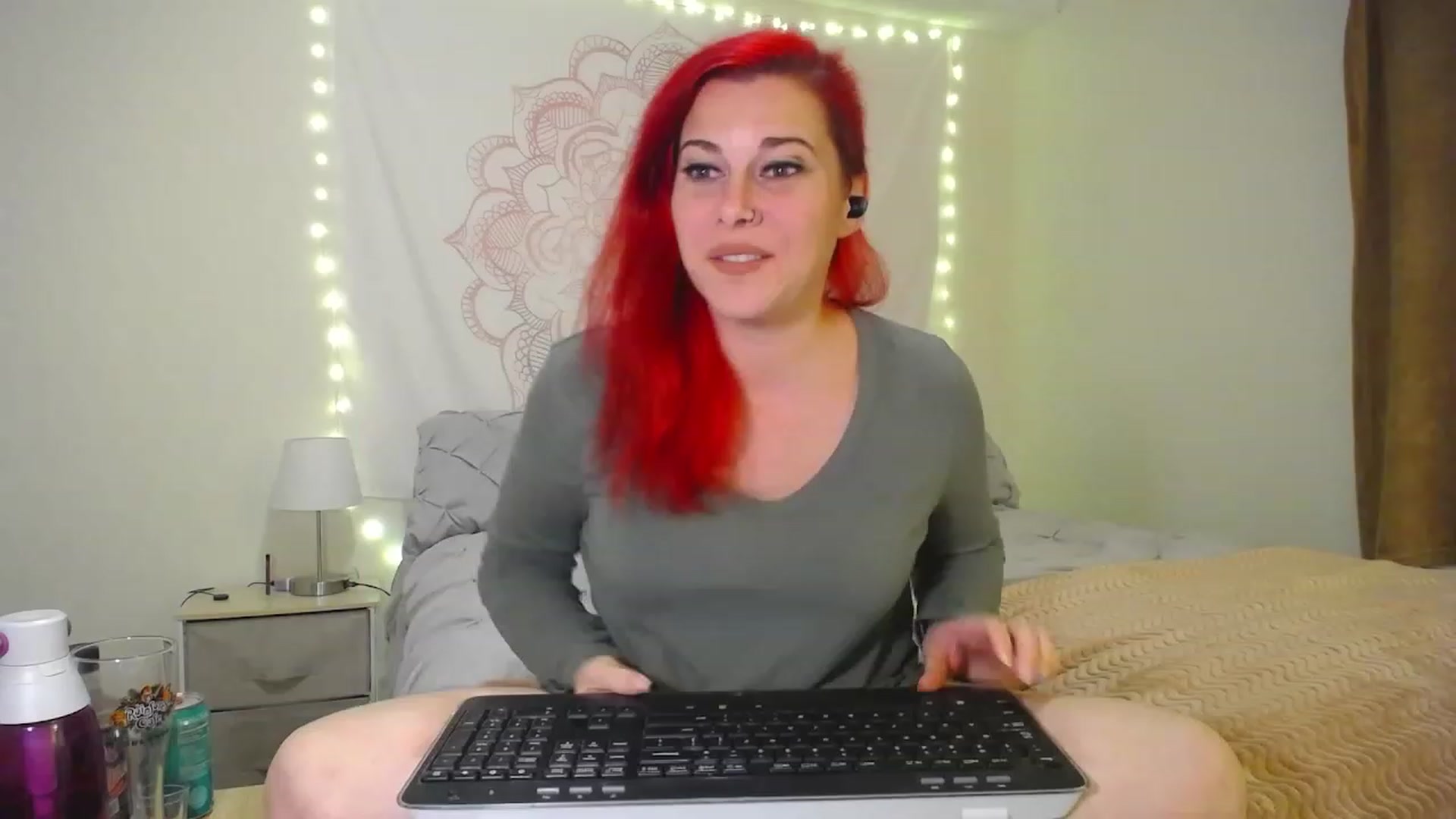 Gallery image thumbnail from FoxyDame's myfreecams stream on, 01/08/2023, 05:35 image 5 of 20
