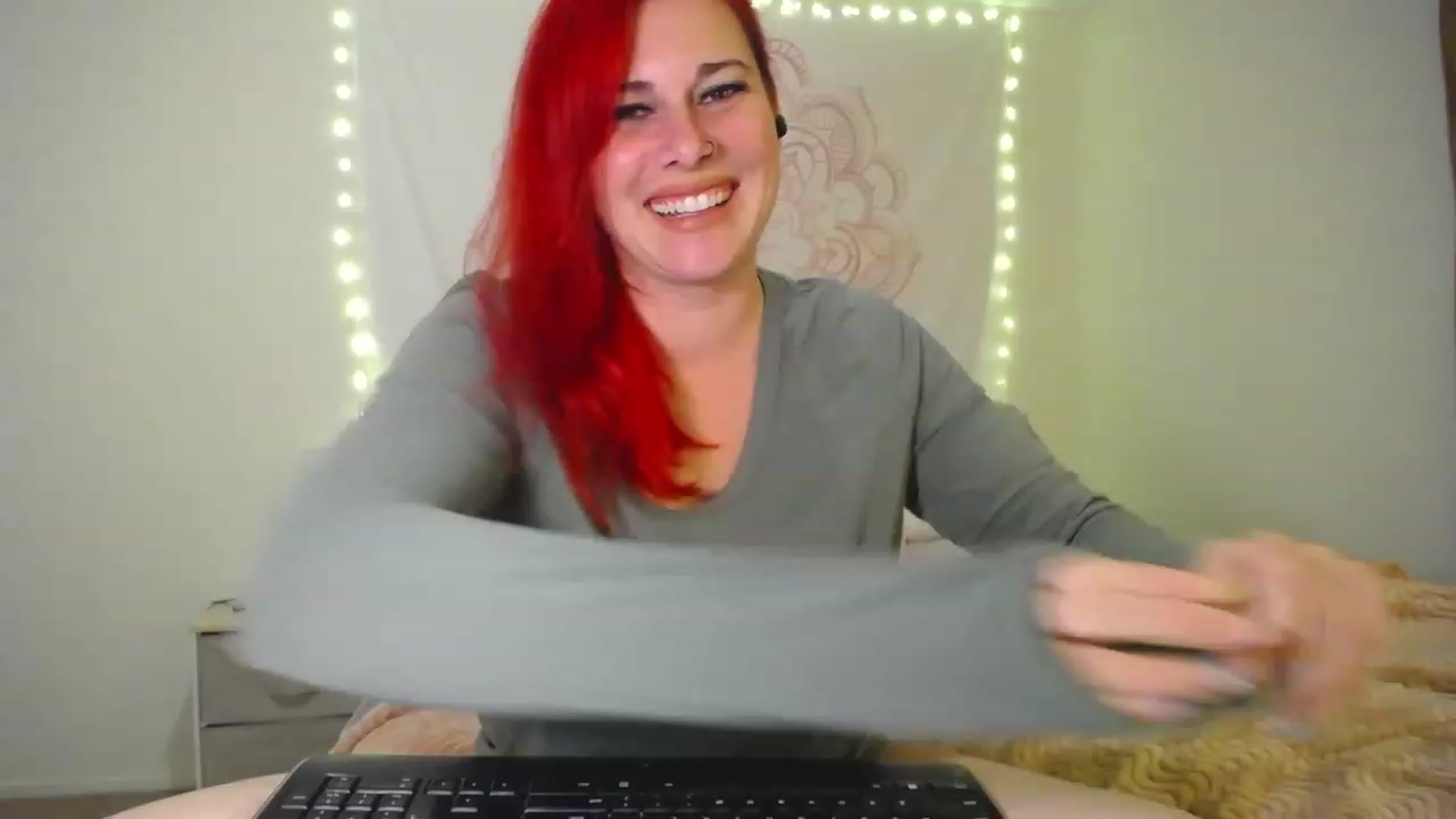 Gallery image thumbnail from FoxyDame's myfreecams stream on, 01/08/2023, 05:35 image 19 of 20