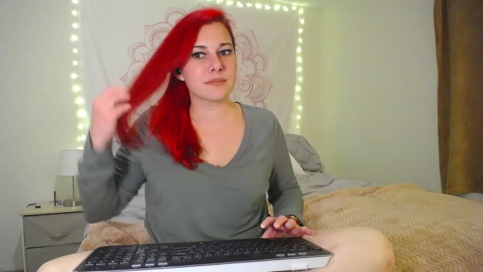 Gallery image thumbnail from FoxyDame's myfreecams stream on, 01/08/2023, 07:10 image 3 of 20