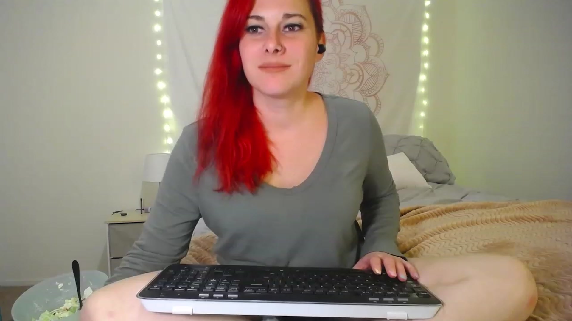 Gallery image thumbnail from FoxyDame's myfreecams stream on, 01/08/2023, 07:10 image 11 of 20